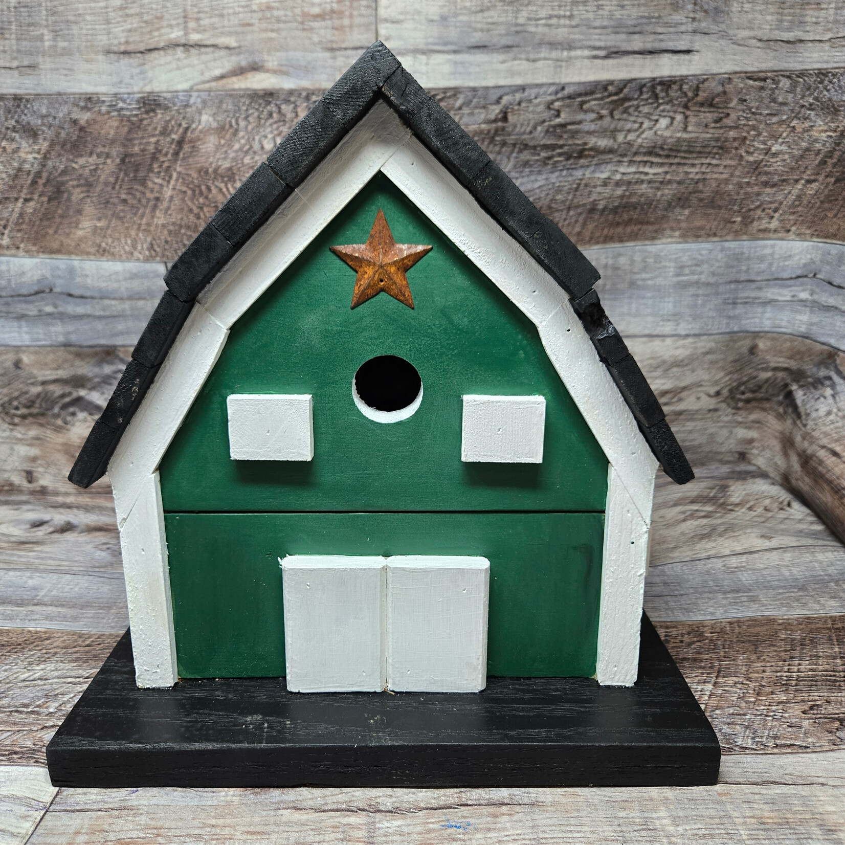 Vern's Painted Bird House - Green with Star