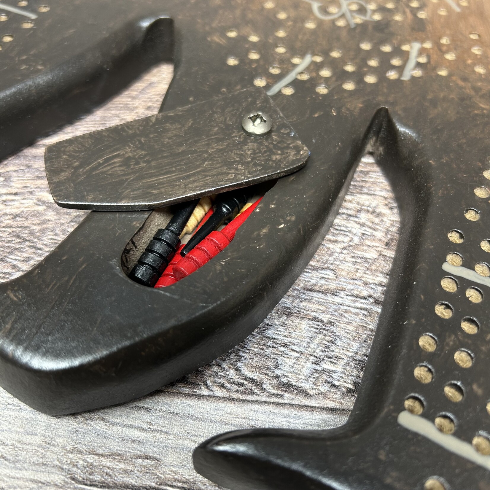 Riddle Cribbage Board - Grizzly Bear