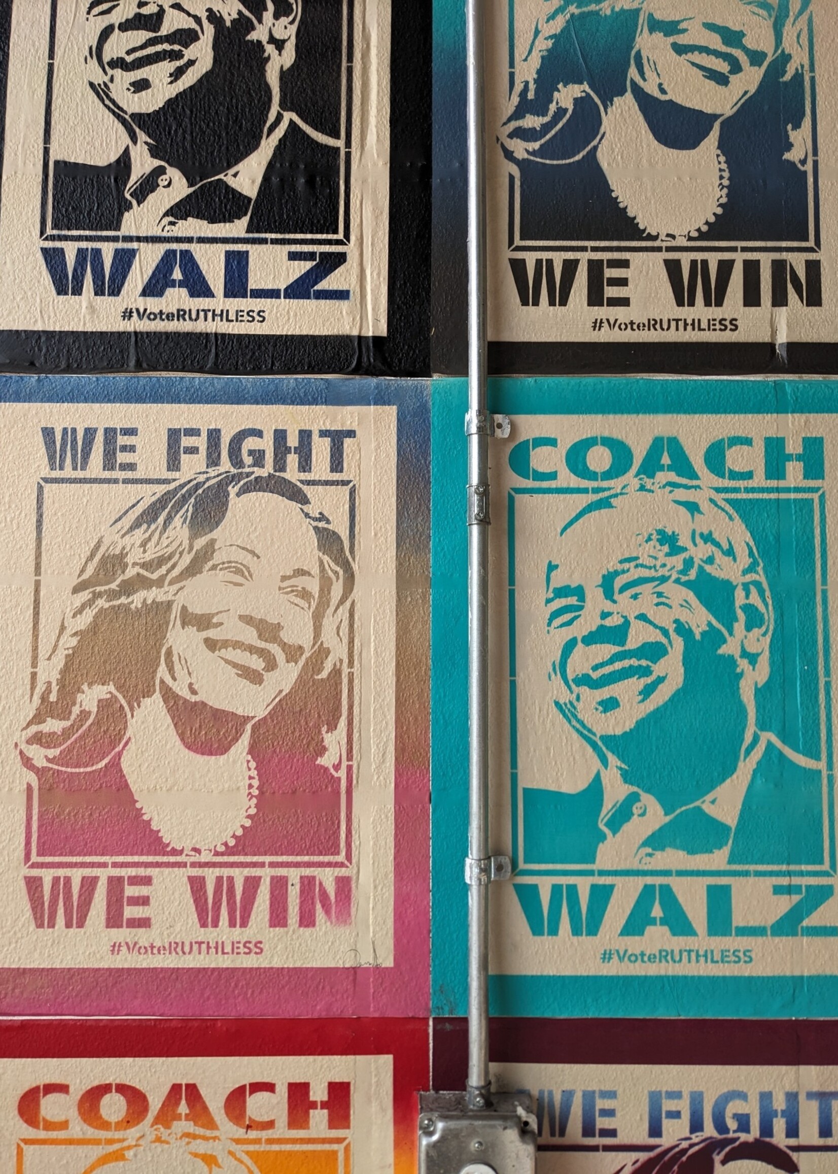 Harris/Walz yard sign