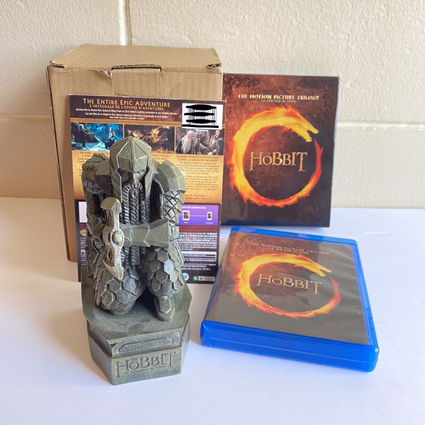 Hobbit Movies and Statue Set