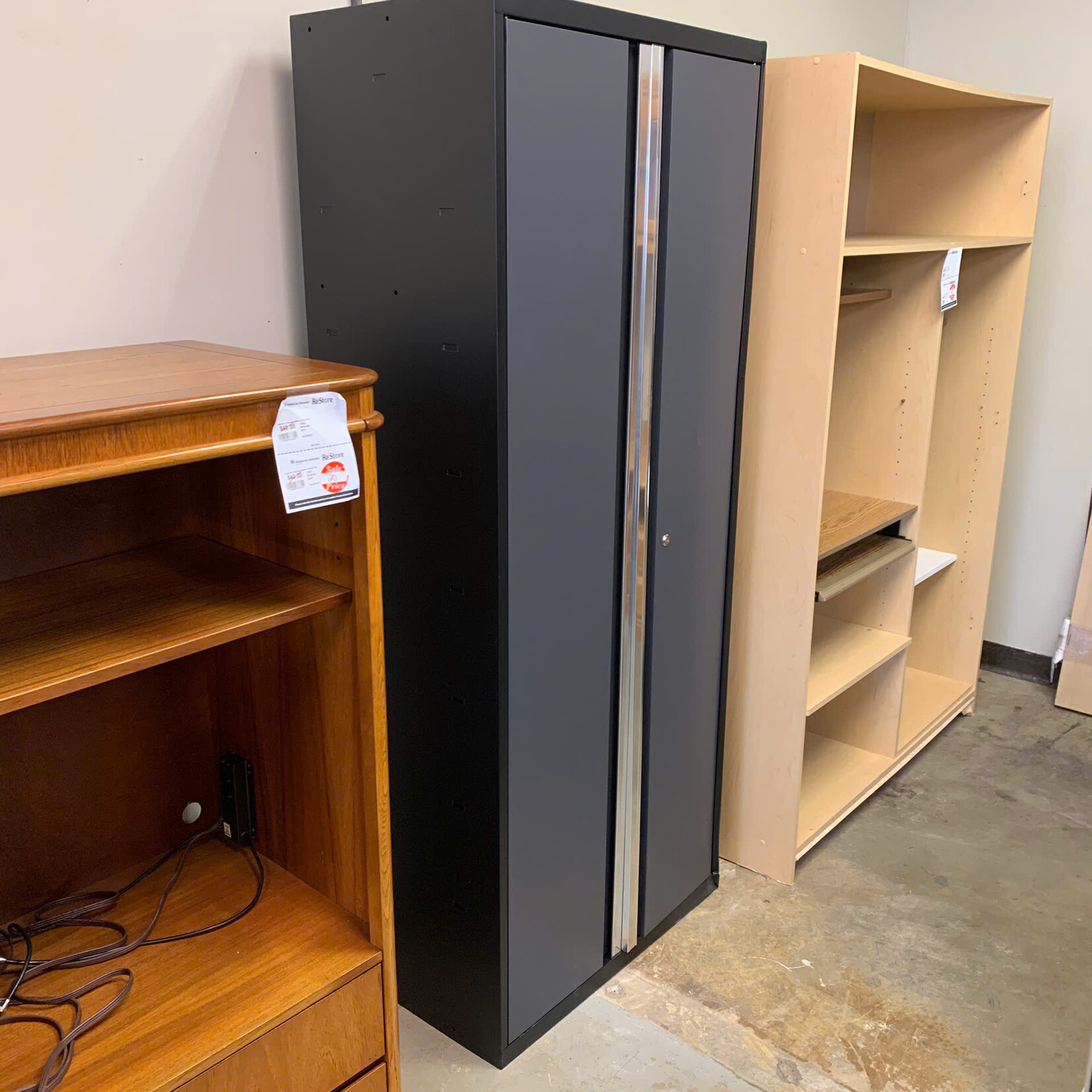 Grey Metal Tool Habitat for Humanity ReStore Thunder Bay