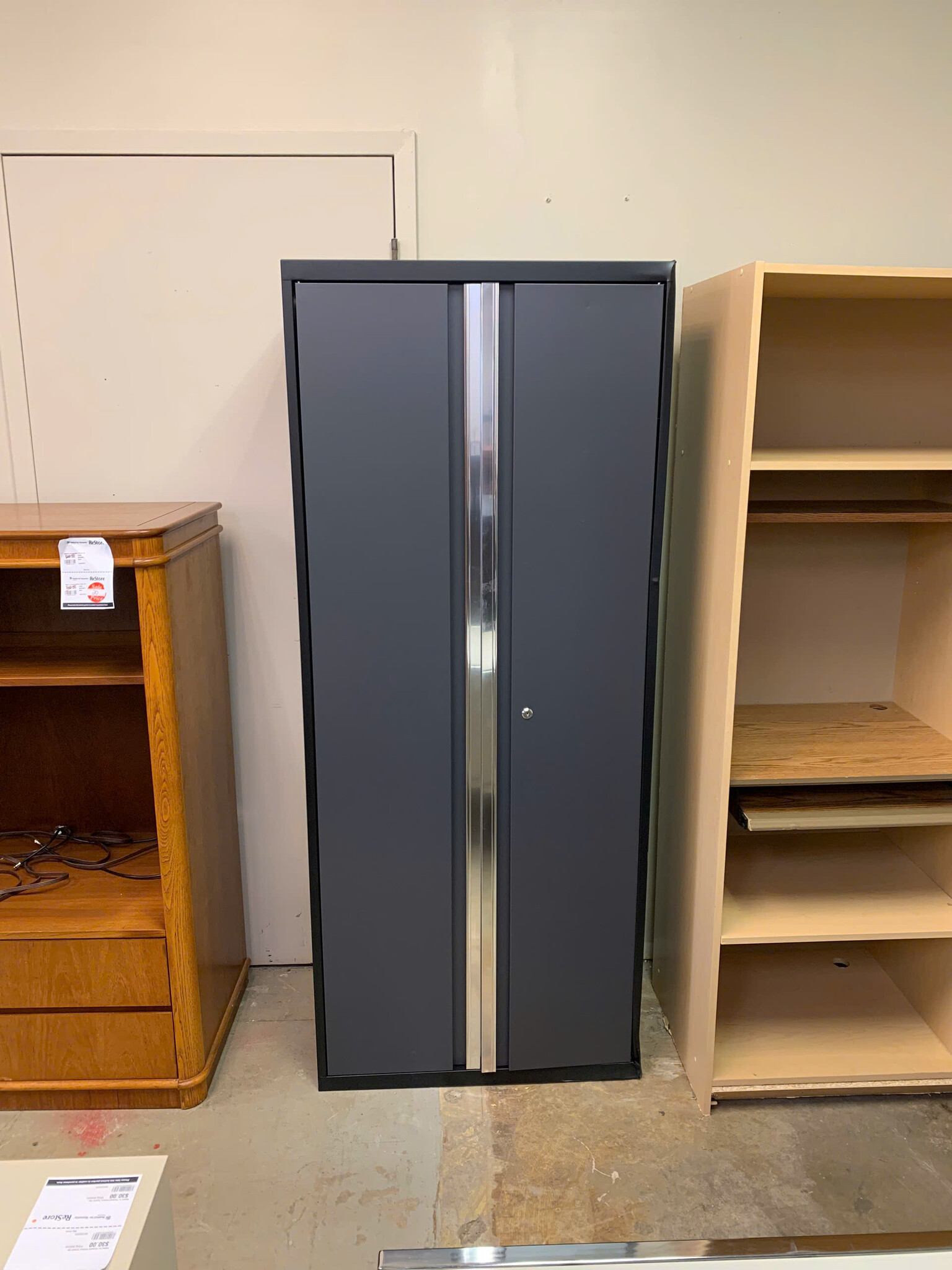 Grey Metal Tool Habitat for Humanity ReStore Thunder Bay