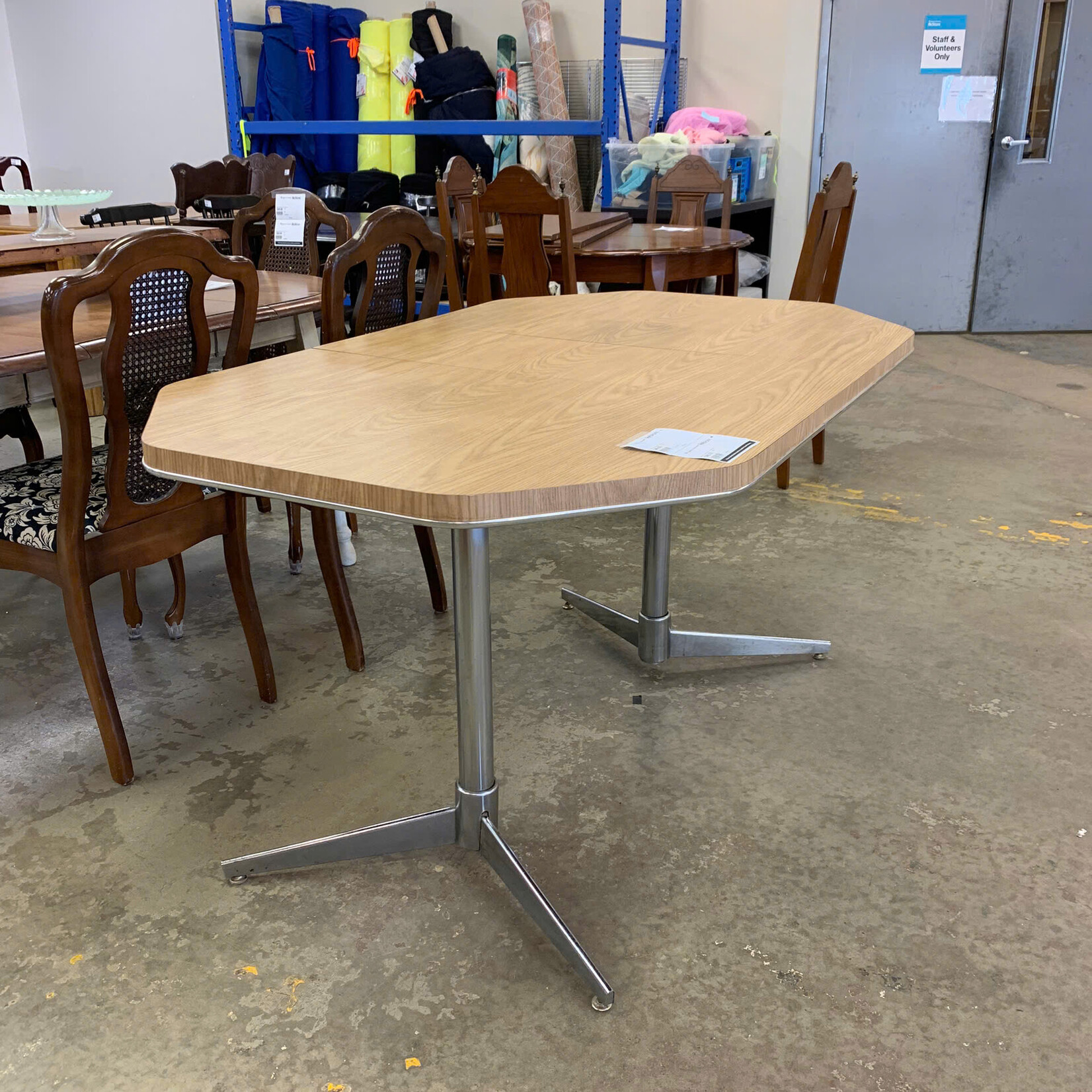 Metal Leg Extendable Table Habitat for Humanity ReStore Thunder Bay