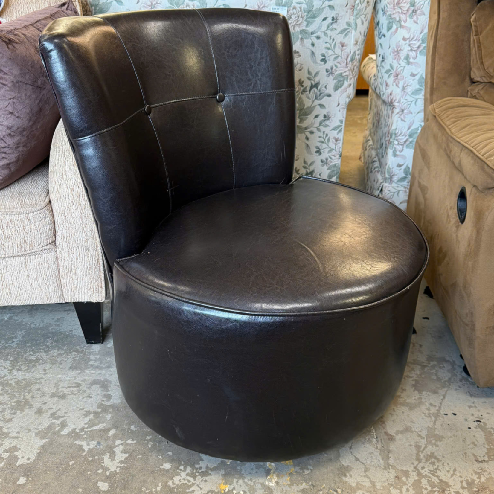 Round Black Swivel Chair