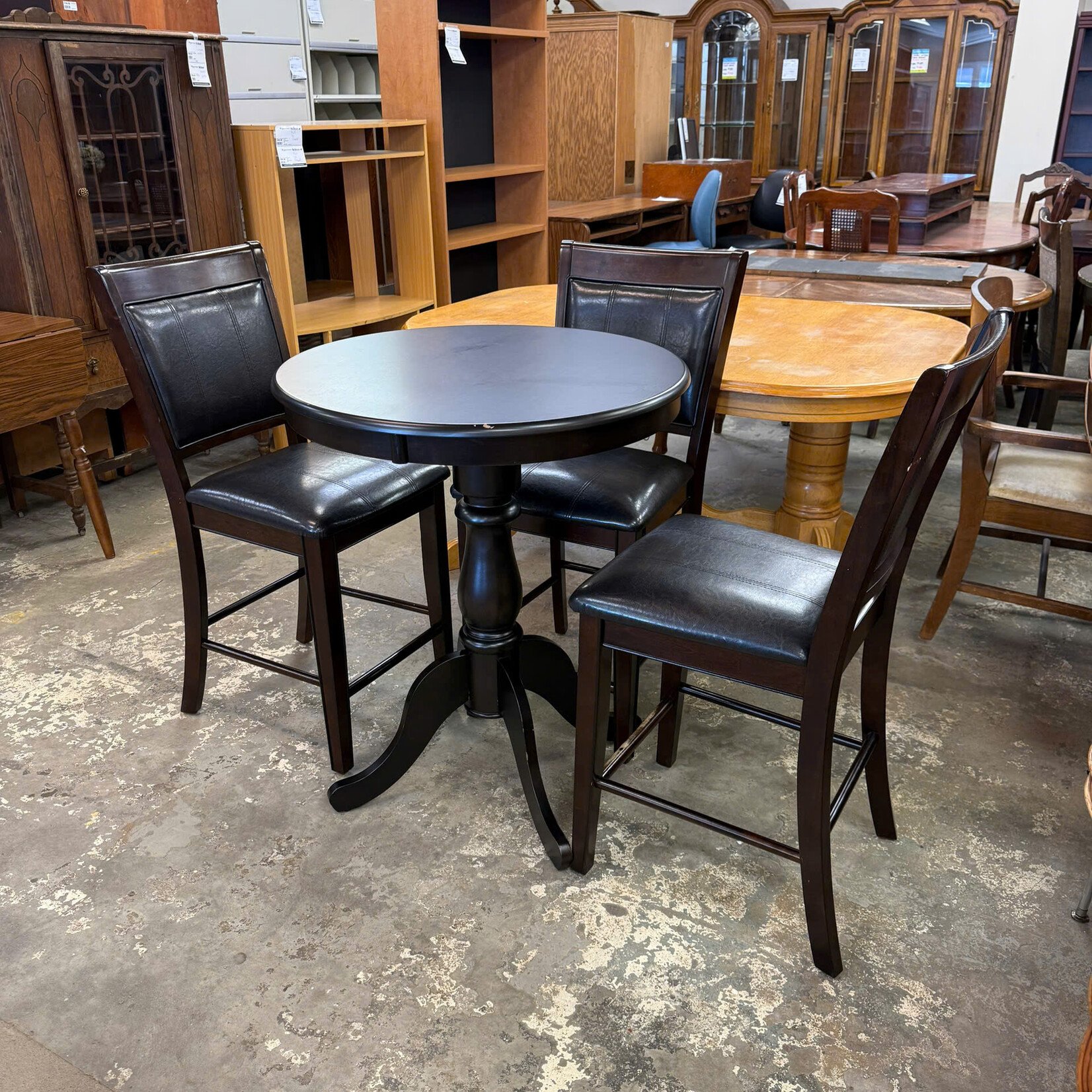 Bar Table w 3 Chairs