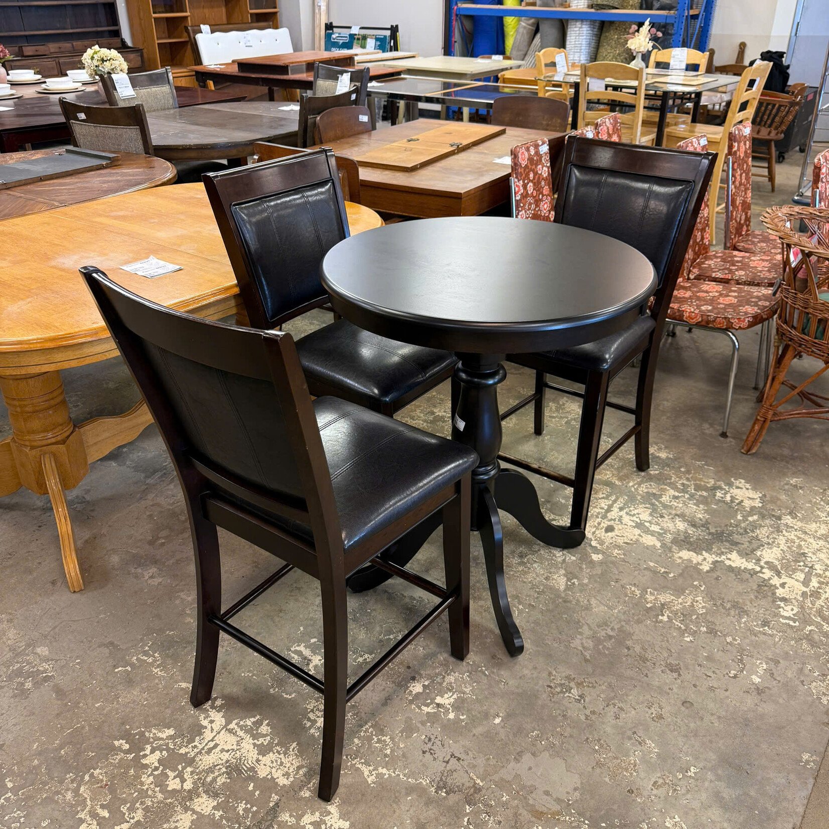 Bar Table w 3 Chairs