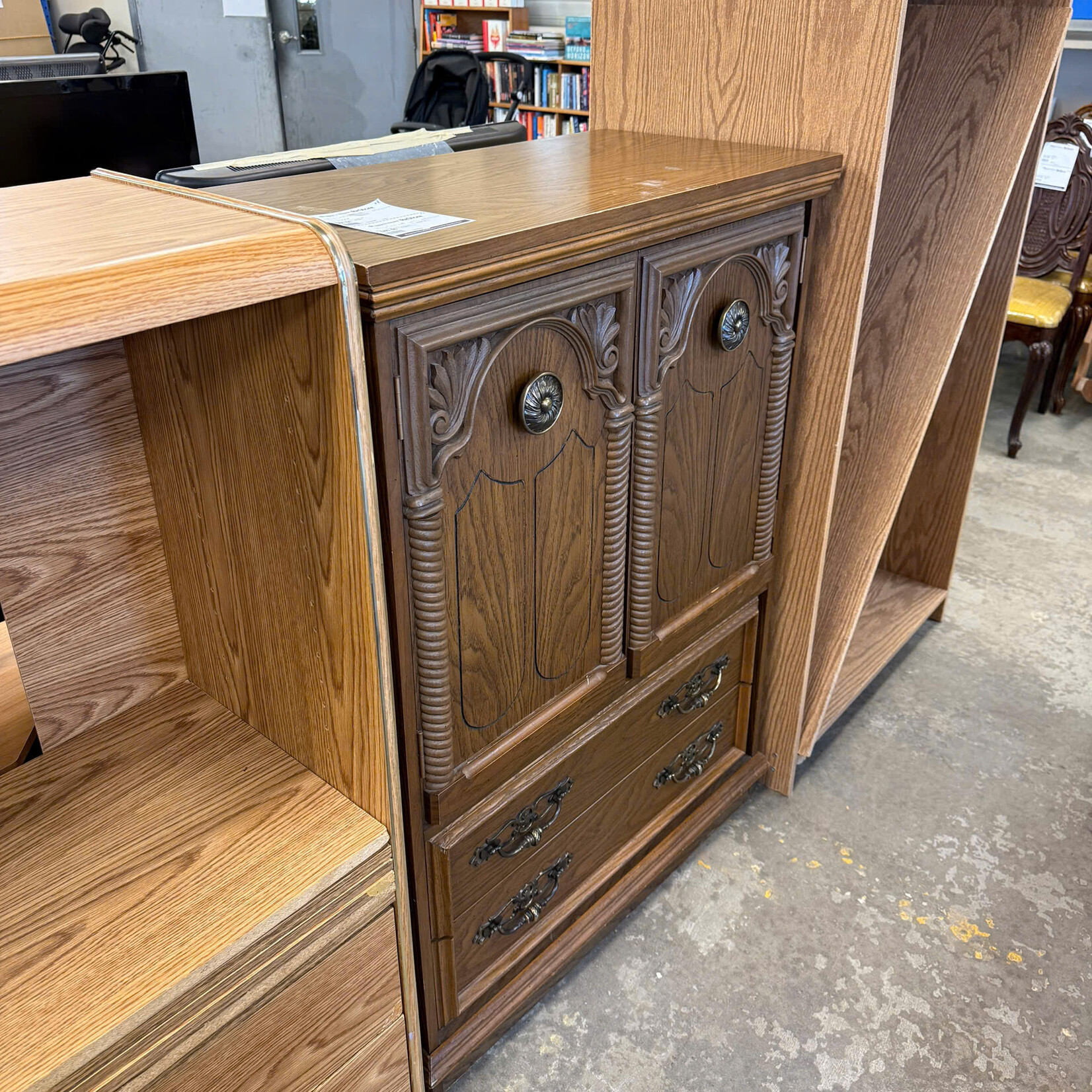 Cabinet w 2-Drawer Dresser