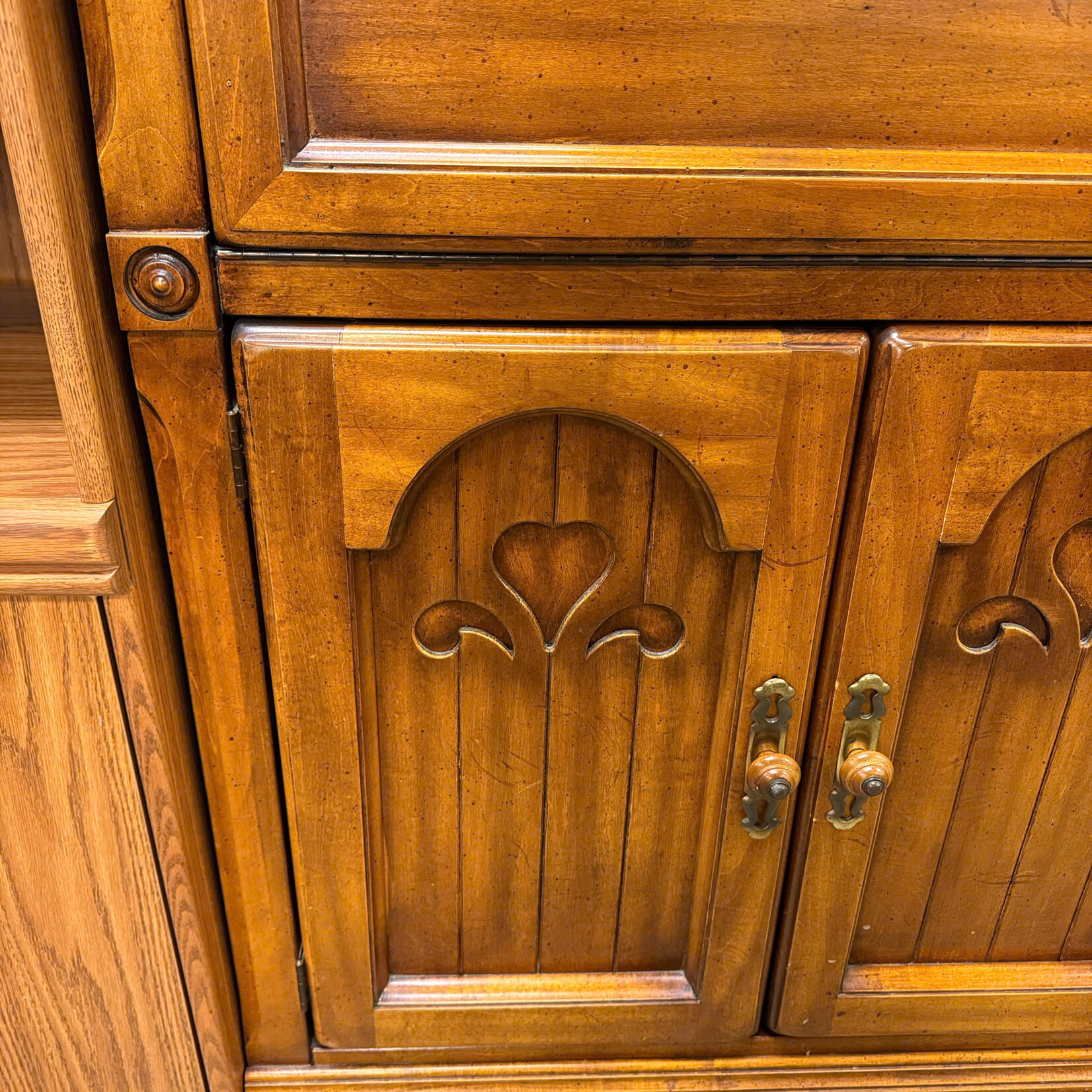 Wooden Shelving Cabinet