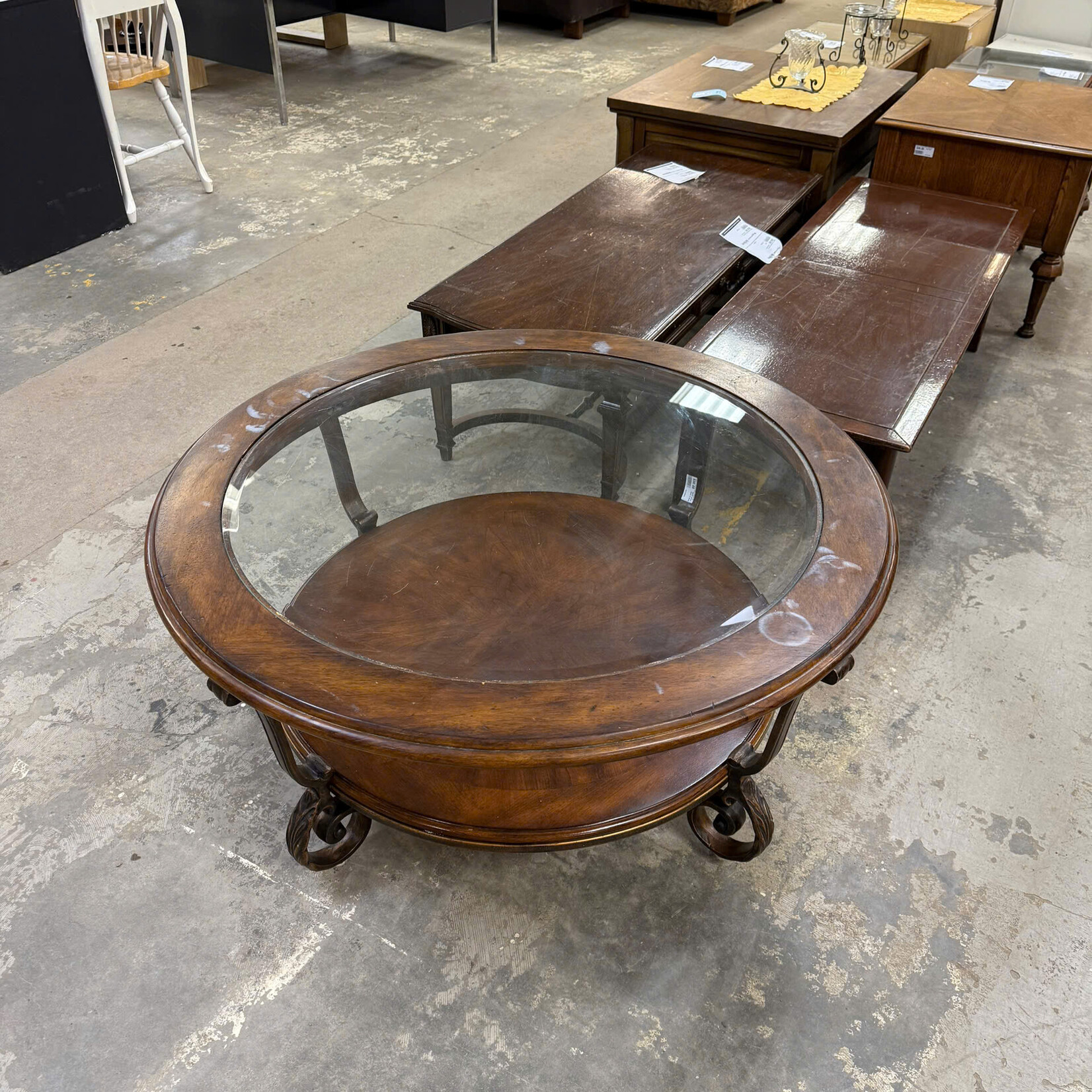 Round Coffee Table w/ Glass