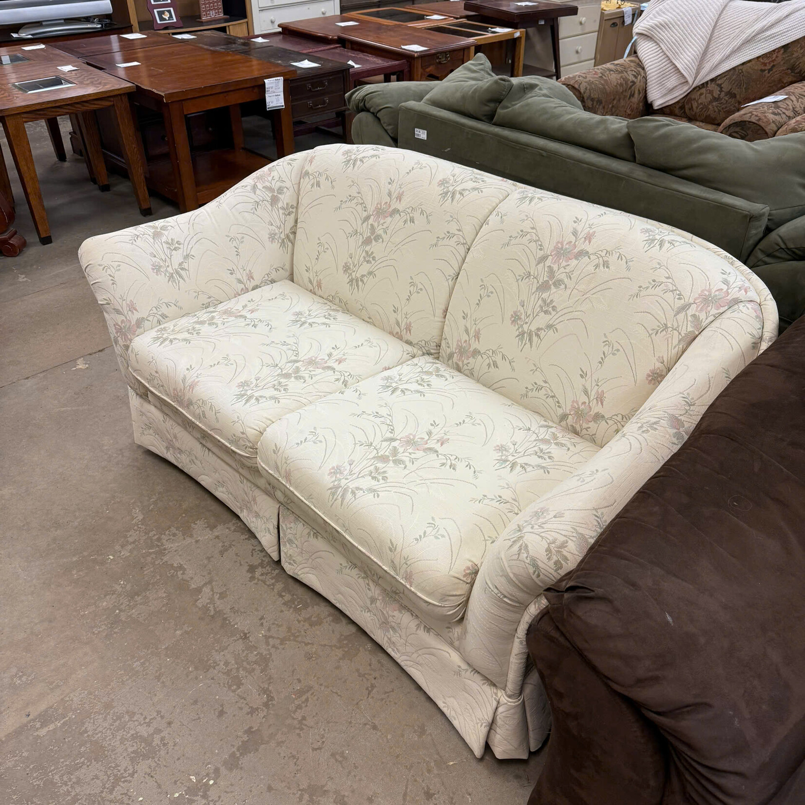 White Floral Patterned Loveseat