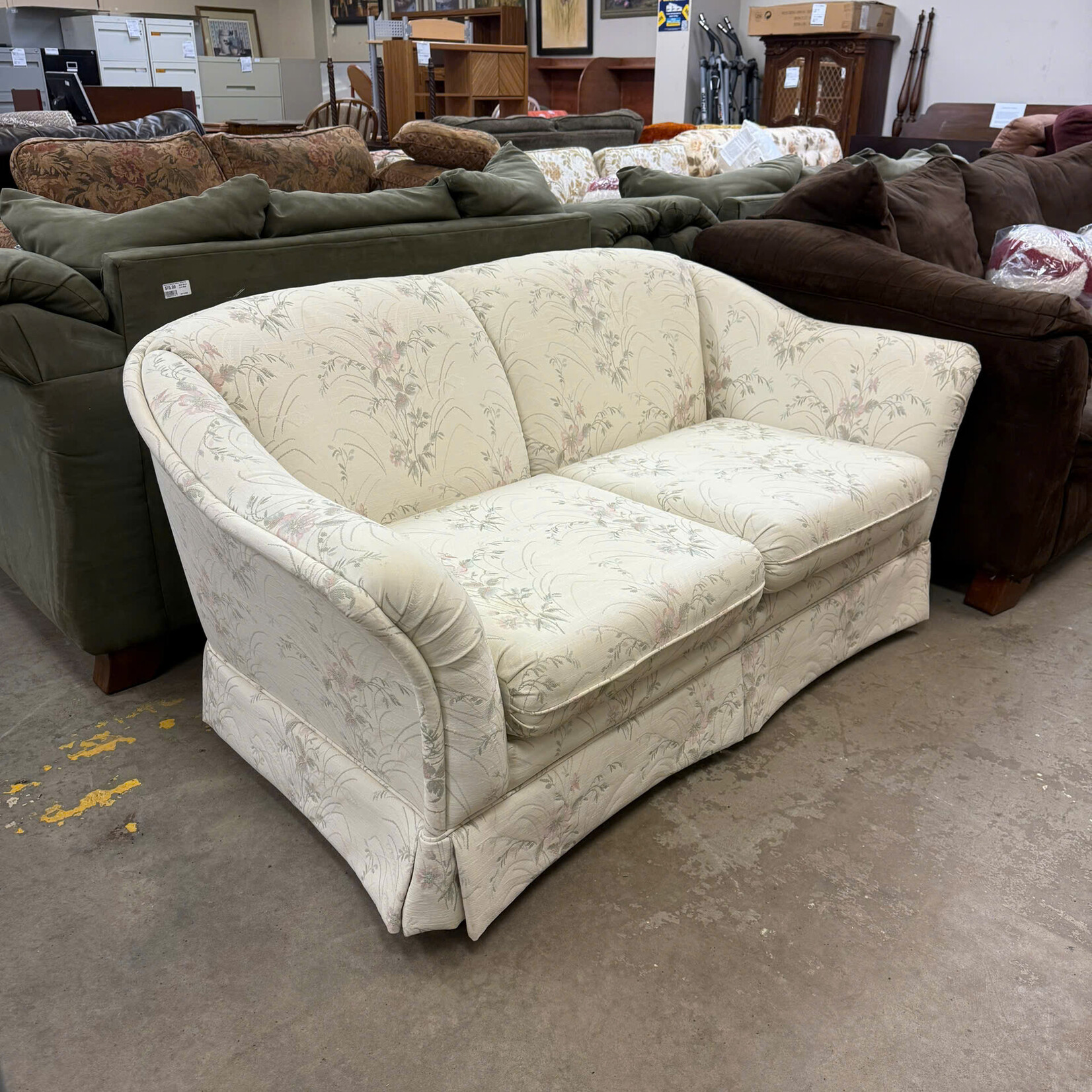 White Floral Patterned Loveseat