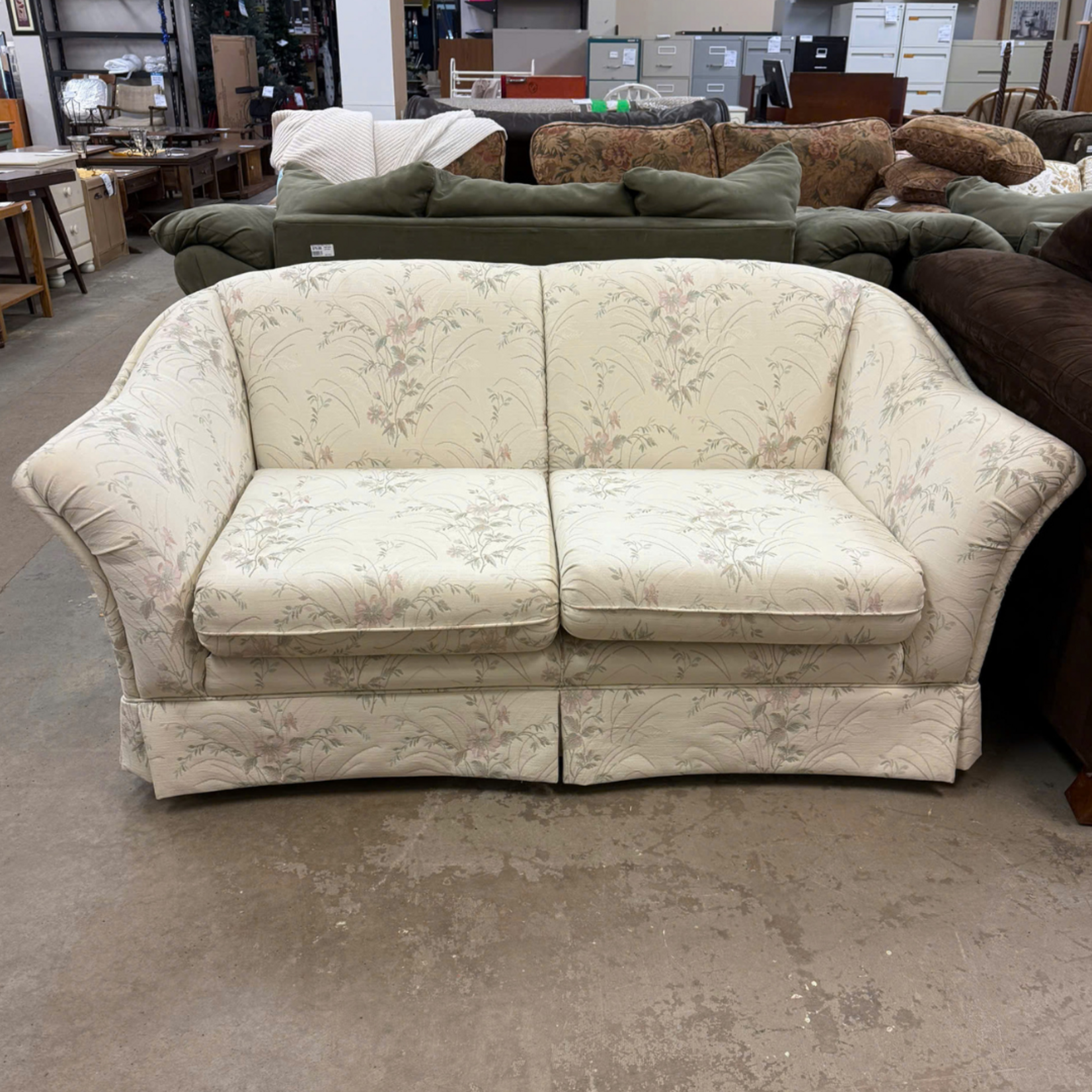 White Floral Patterned Loveseat