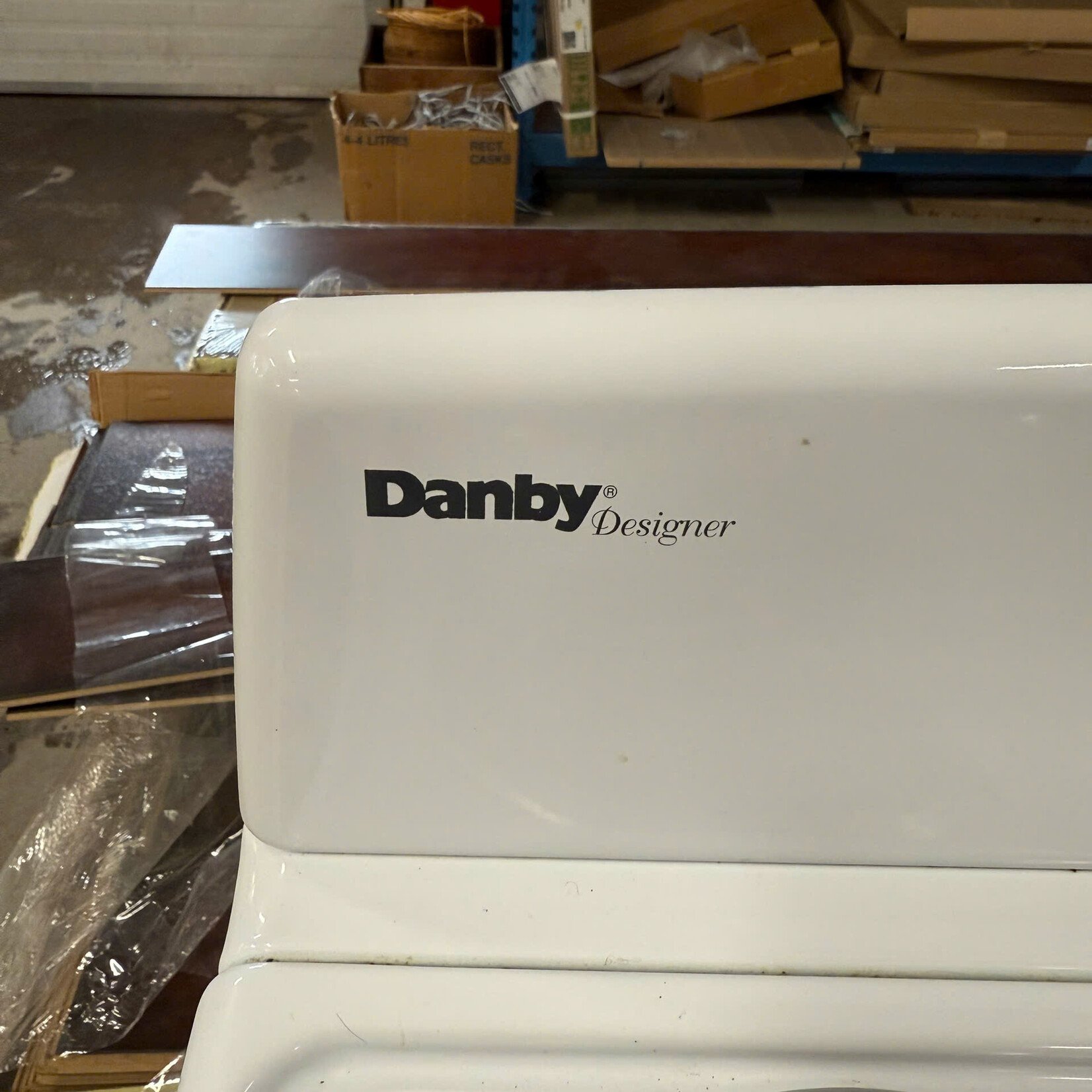 DANBY 24in Electric Stove