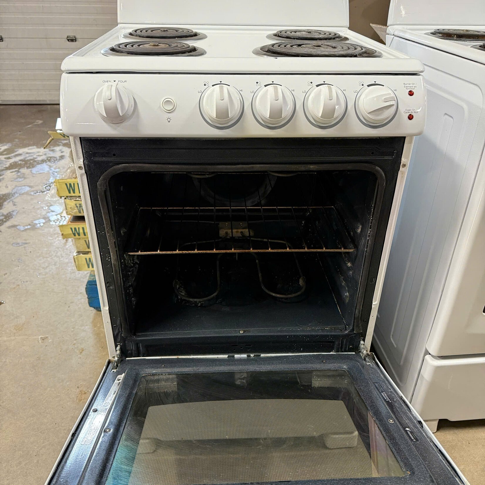 DANBY 24in Electric Stove