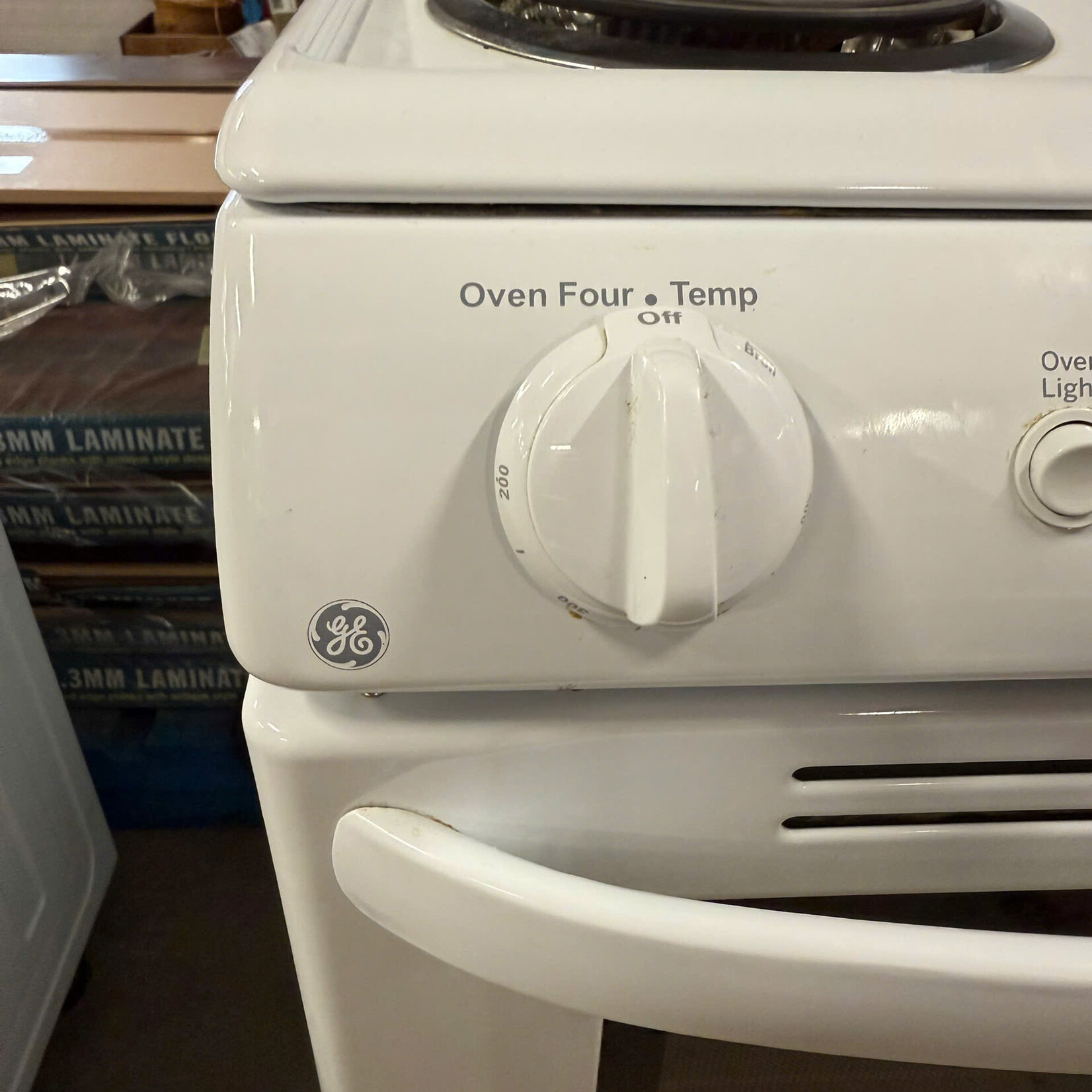 GE 24in Electric Stove