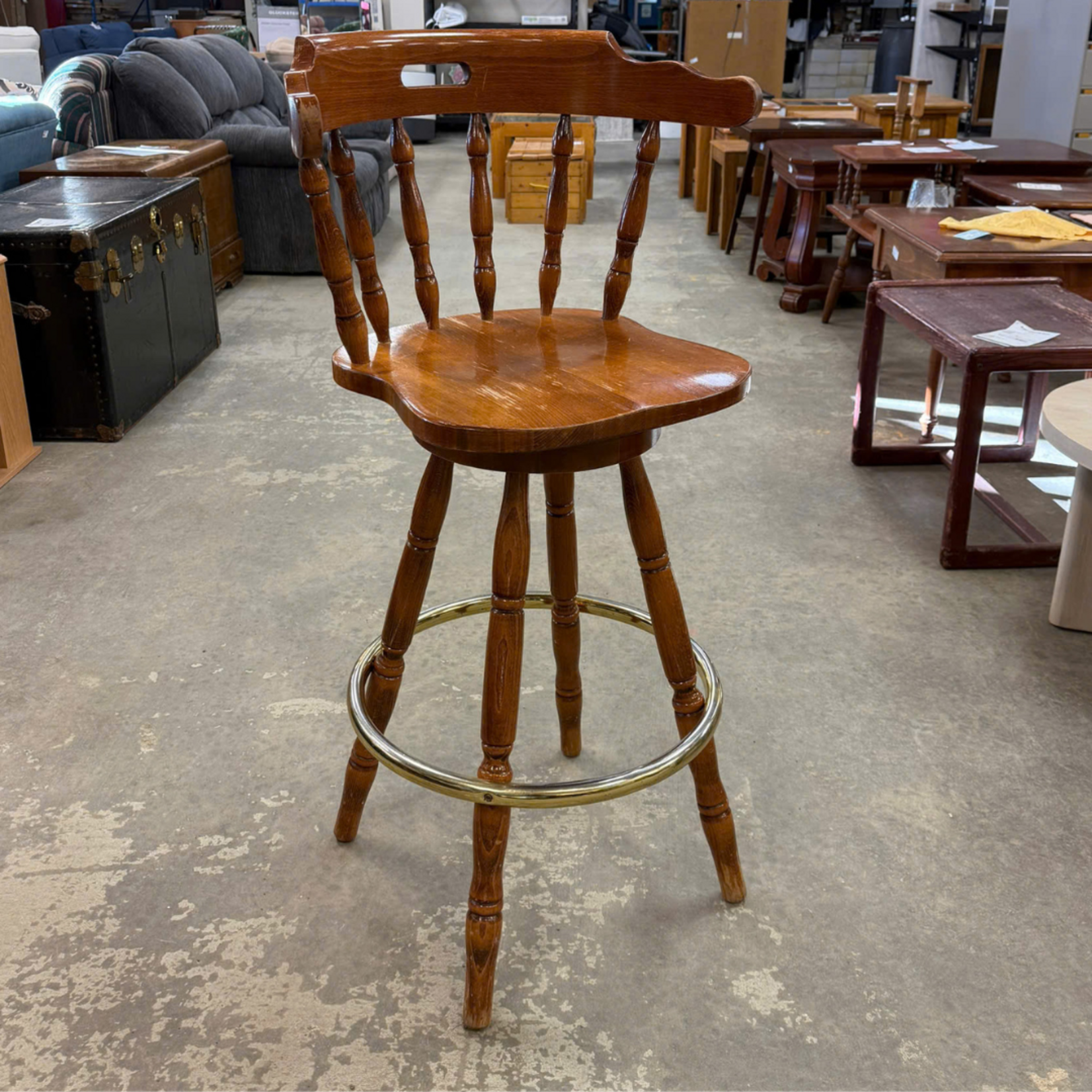 Barstool w/ Swivel