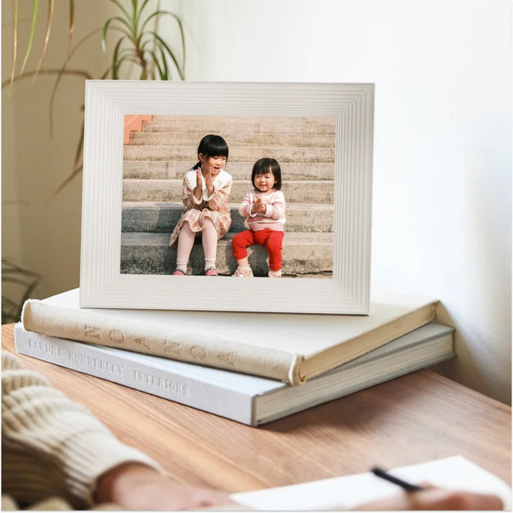 Aura Mason Digital Frame White