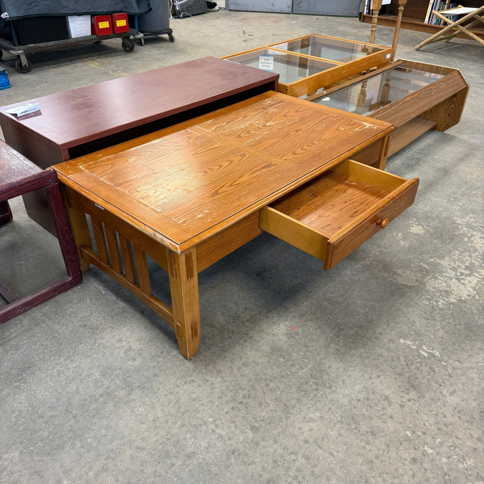 Coffee Table w/ Drawer
