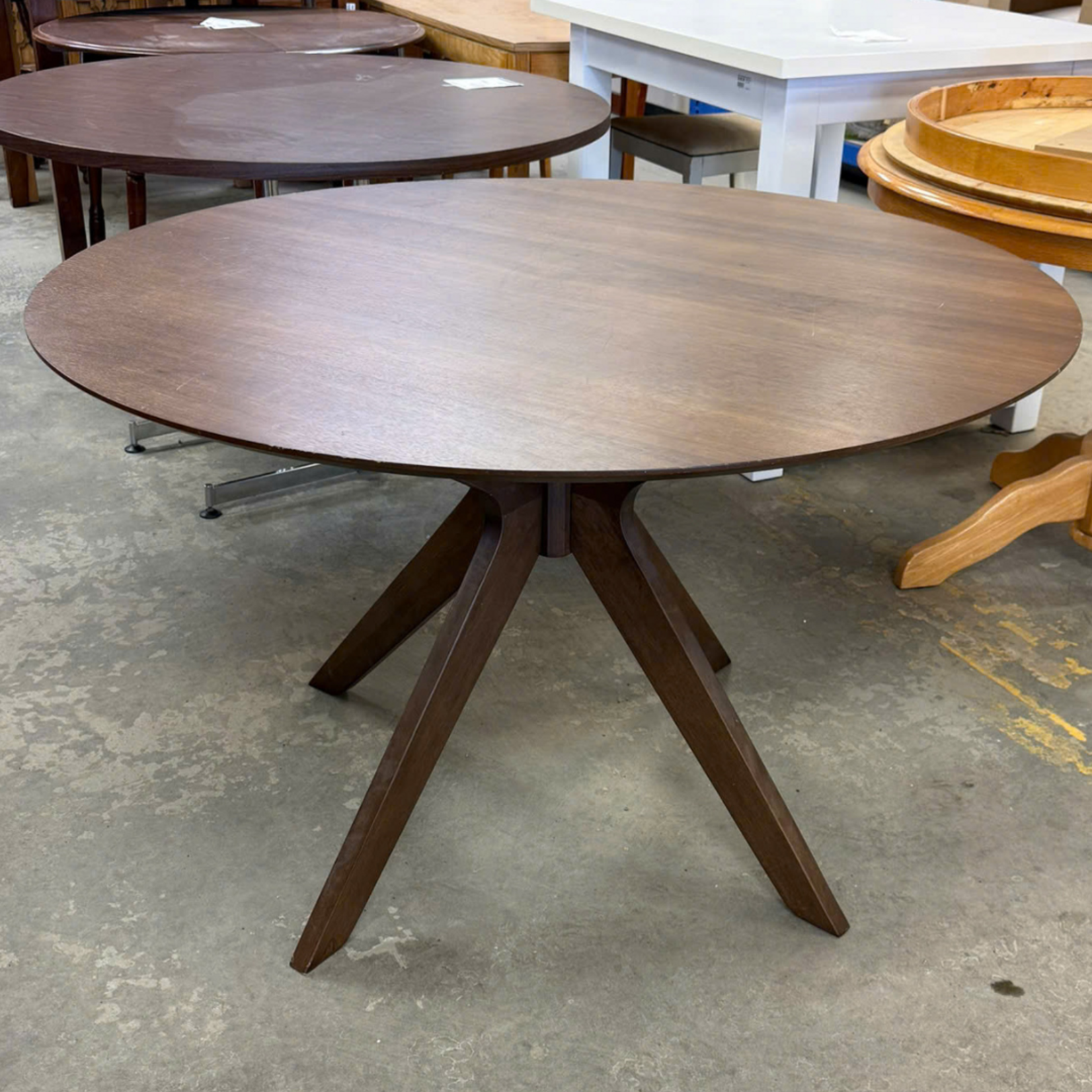 48" Round Table