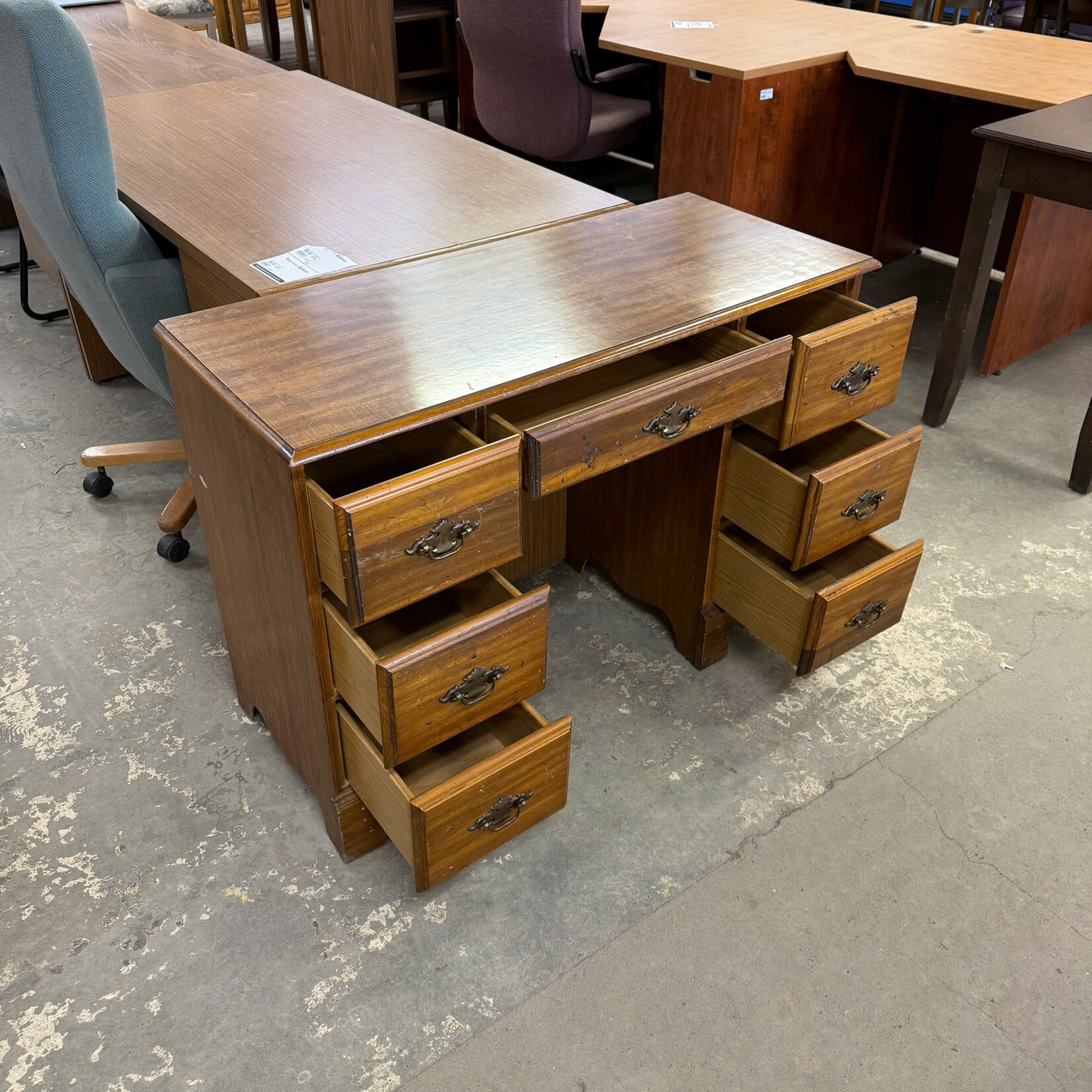 7 Drawer Desk