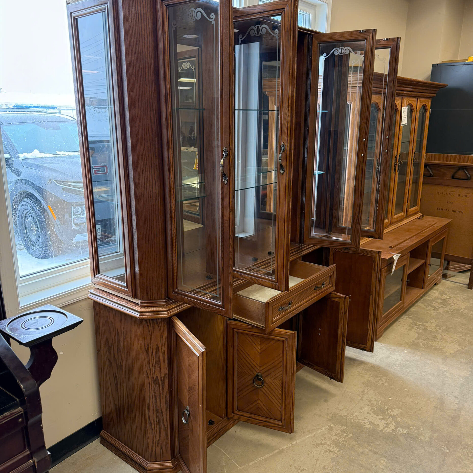 Glass Door Wooden China Cabinet