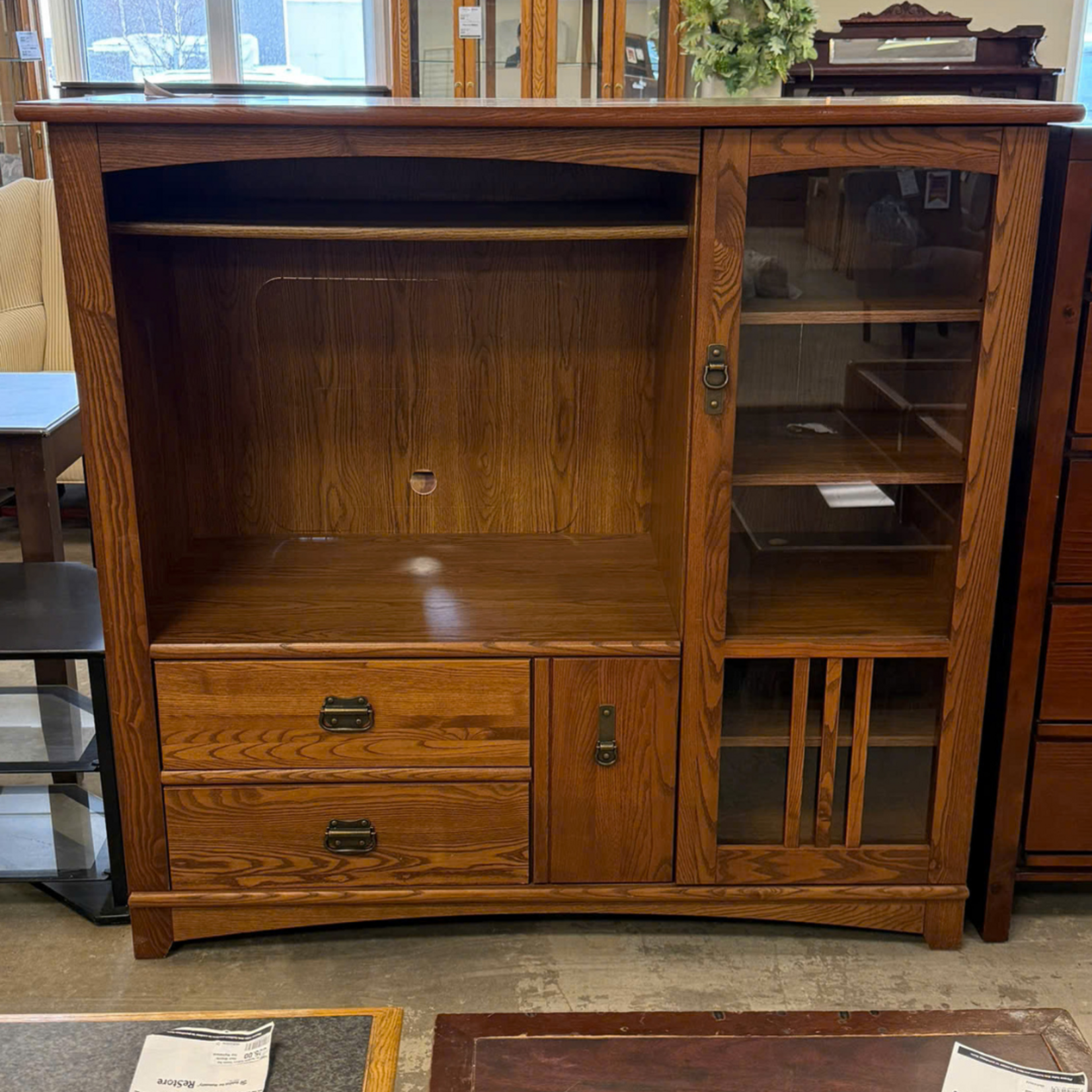 Tv Stand with 2 Drawers-2Doors