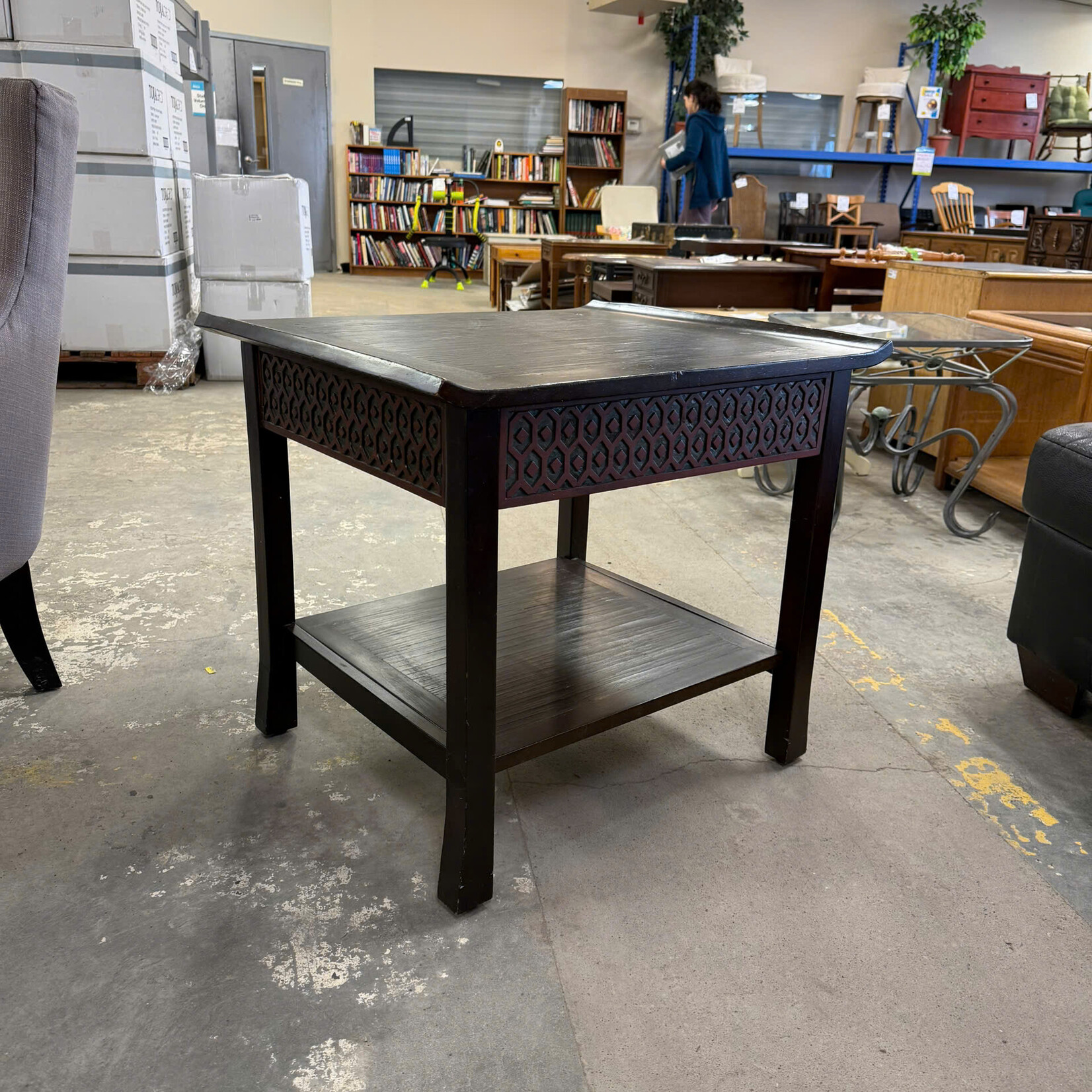 End Table Concave Edge