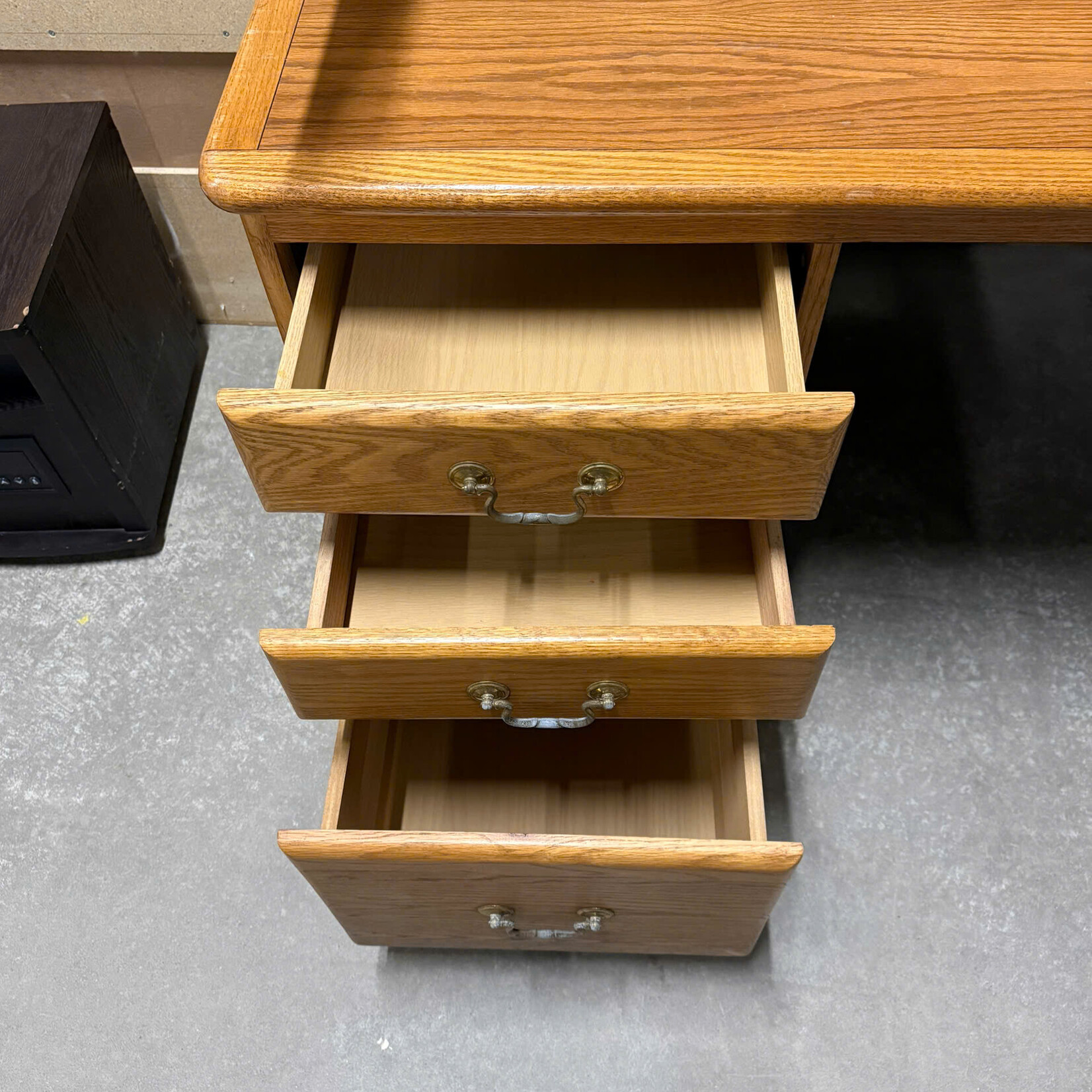 Computer Desk with Hutch