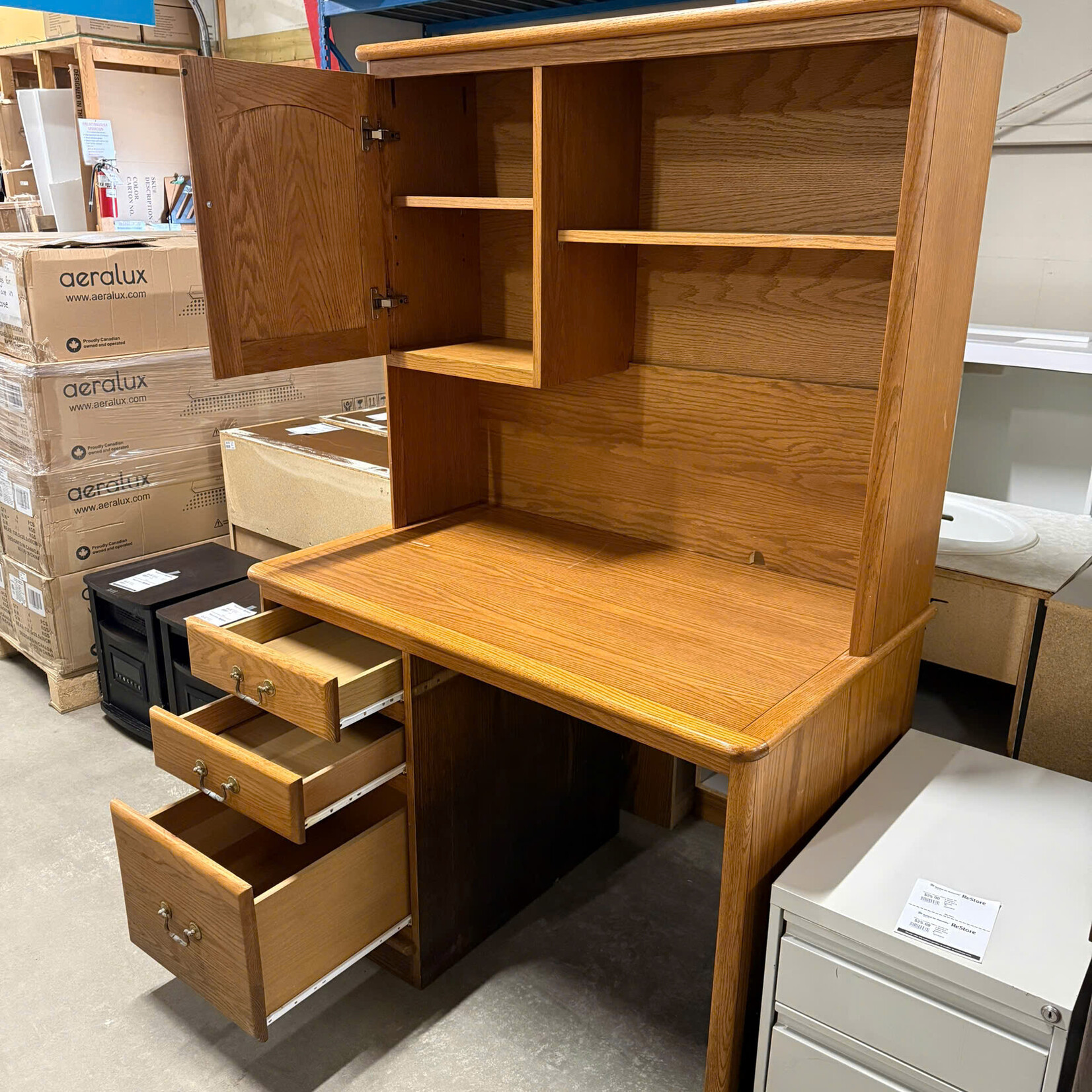 Computer Desk with Hutch
