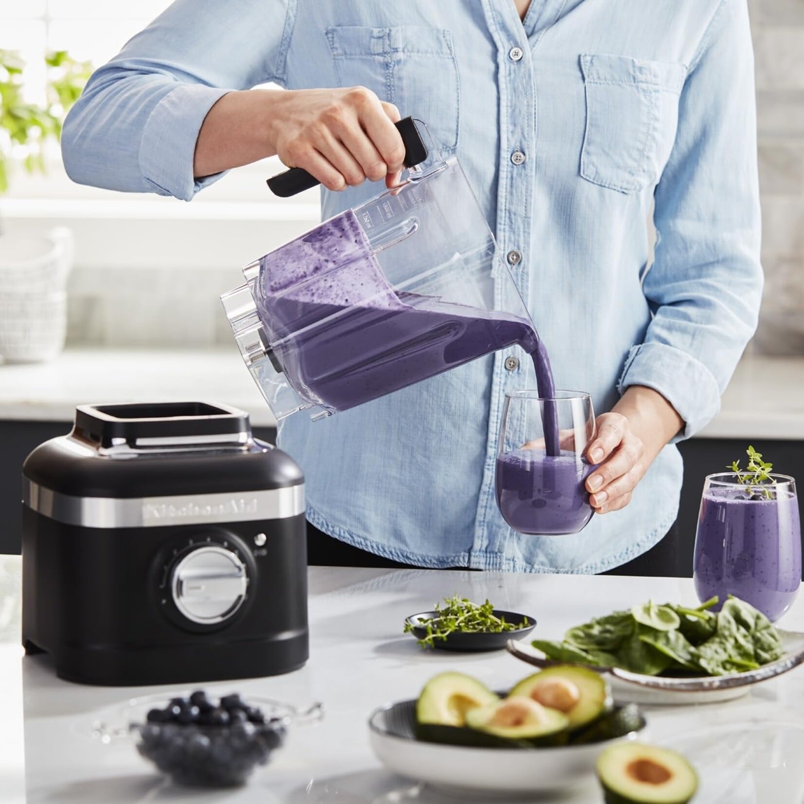 Kitchen Aid Blender With 2 Jars
