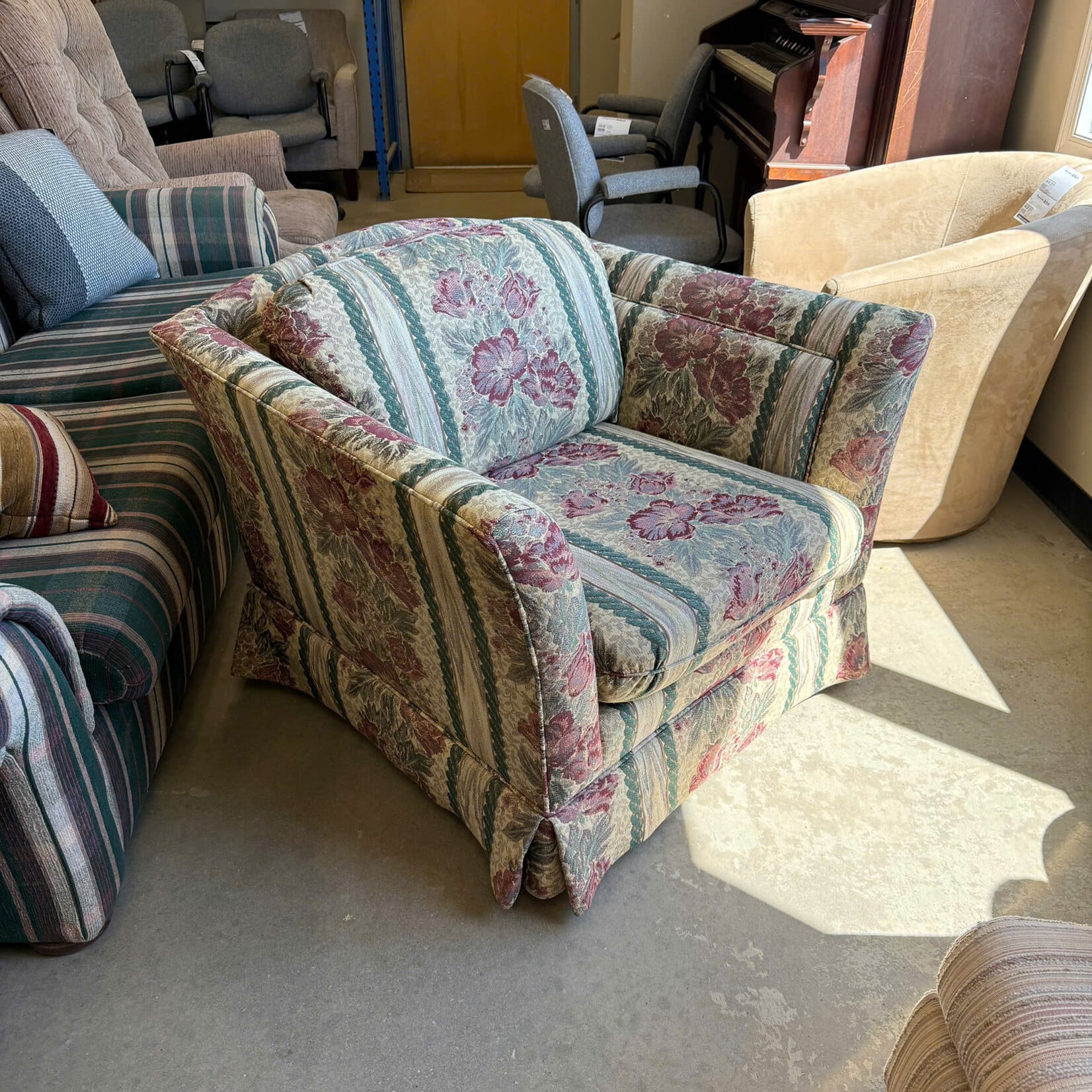 Floral Red/Green Chair