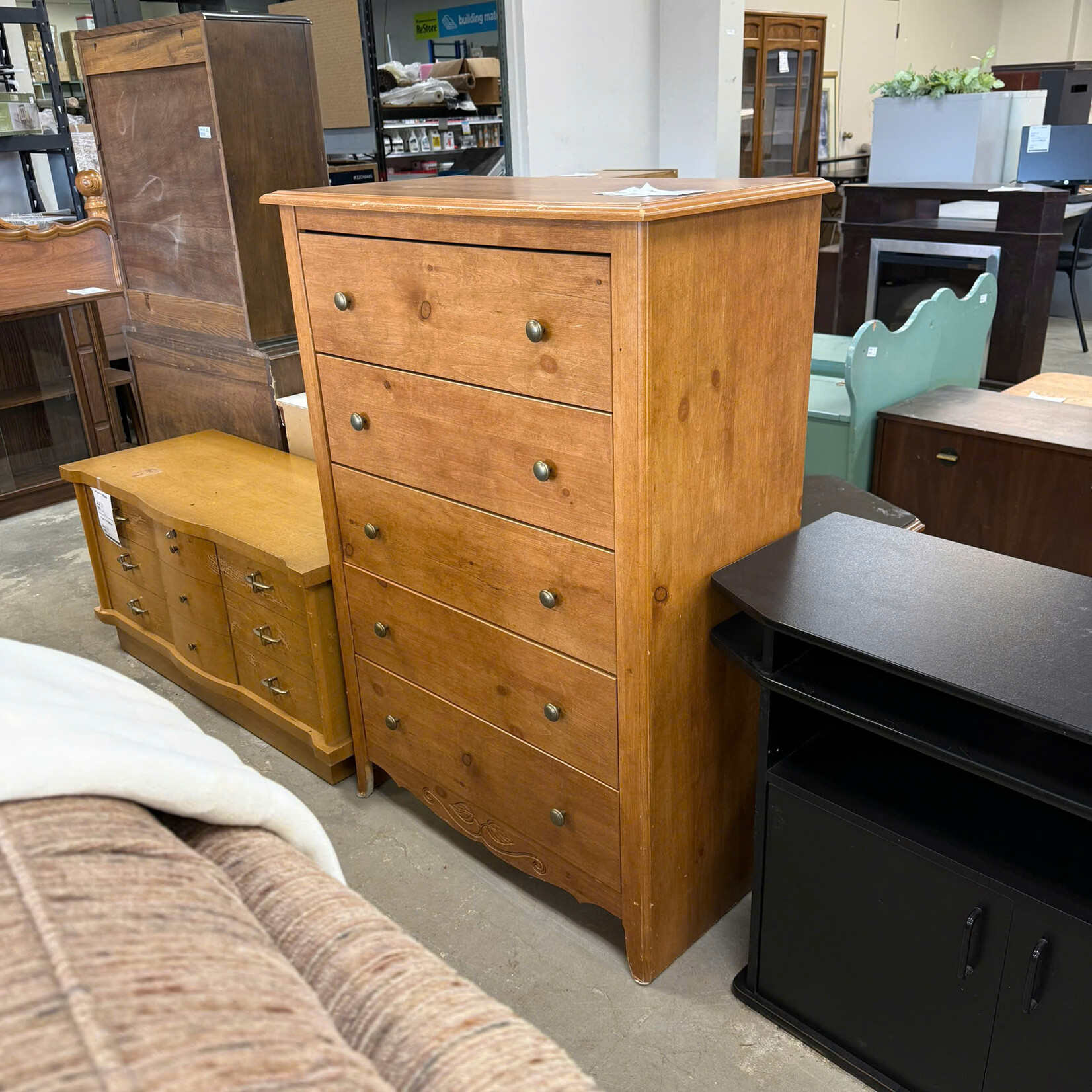 5 Drawer Upright Dresser