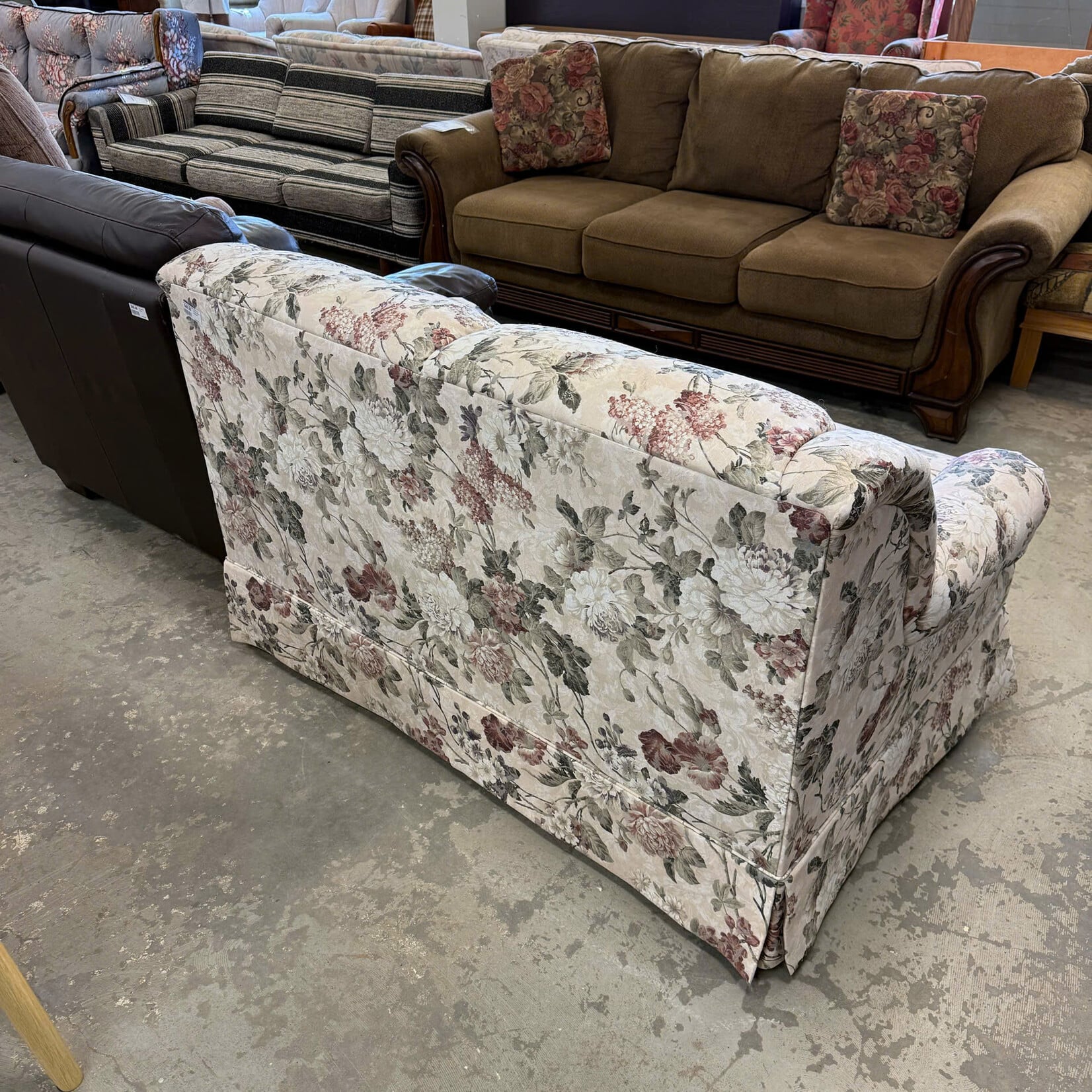 Floral Pattern Loveseat