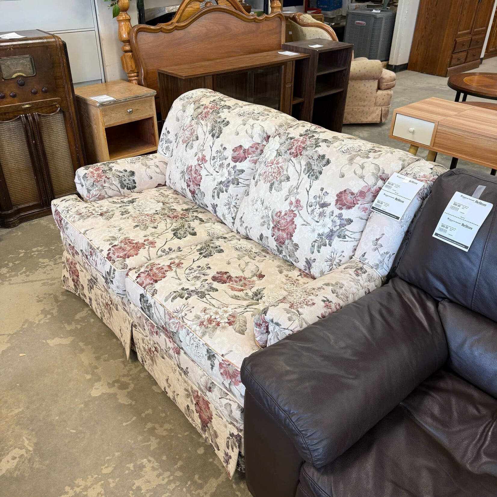Floral Pattern Loveseat