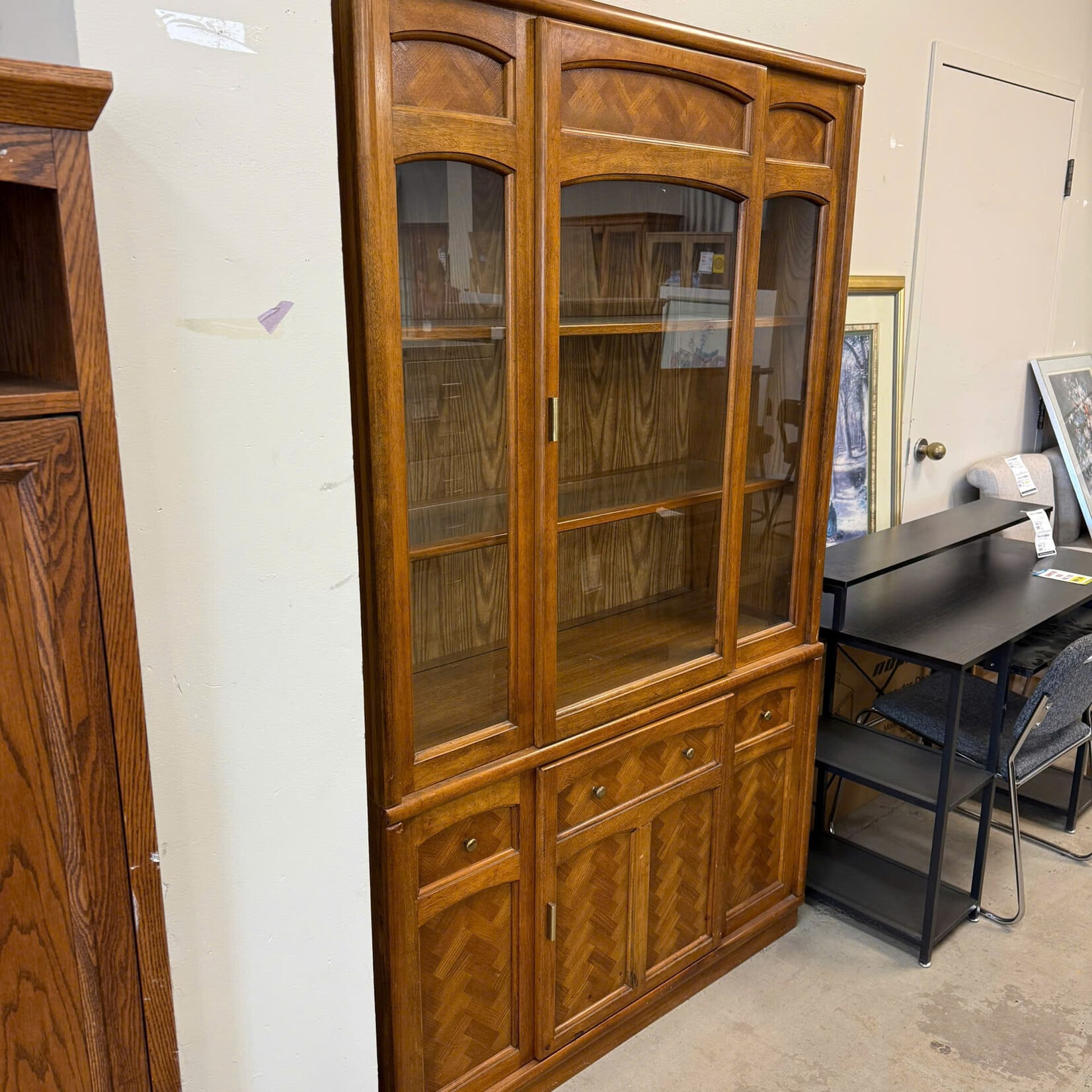 1 Door 2 Tier China Cabinet