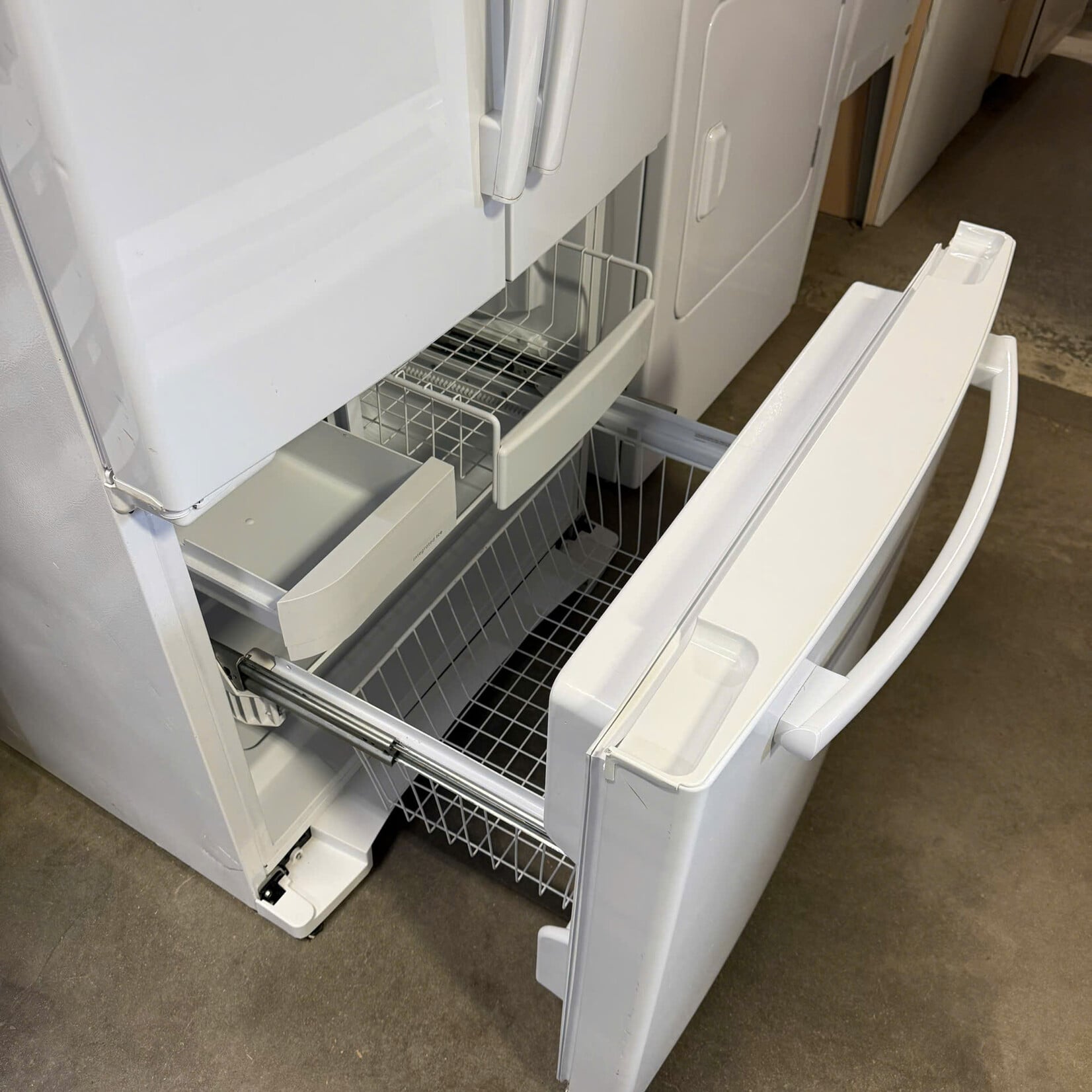 Fridge/Refrigerator (Make- GE)
