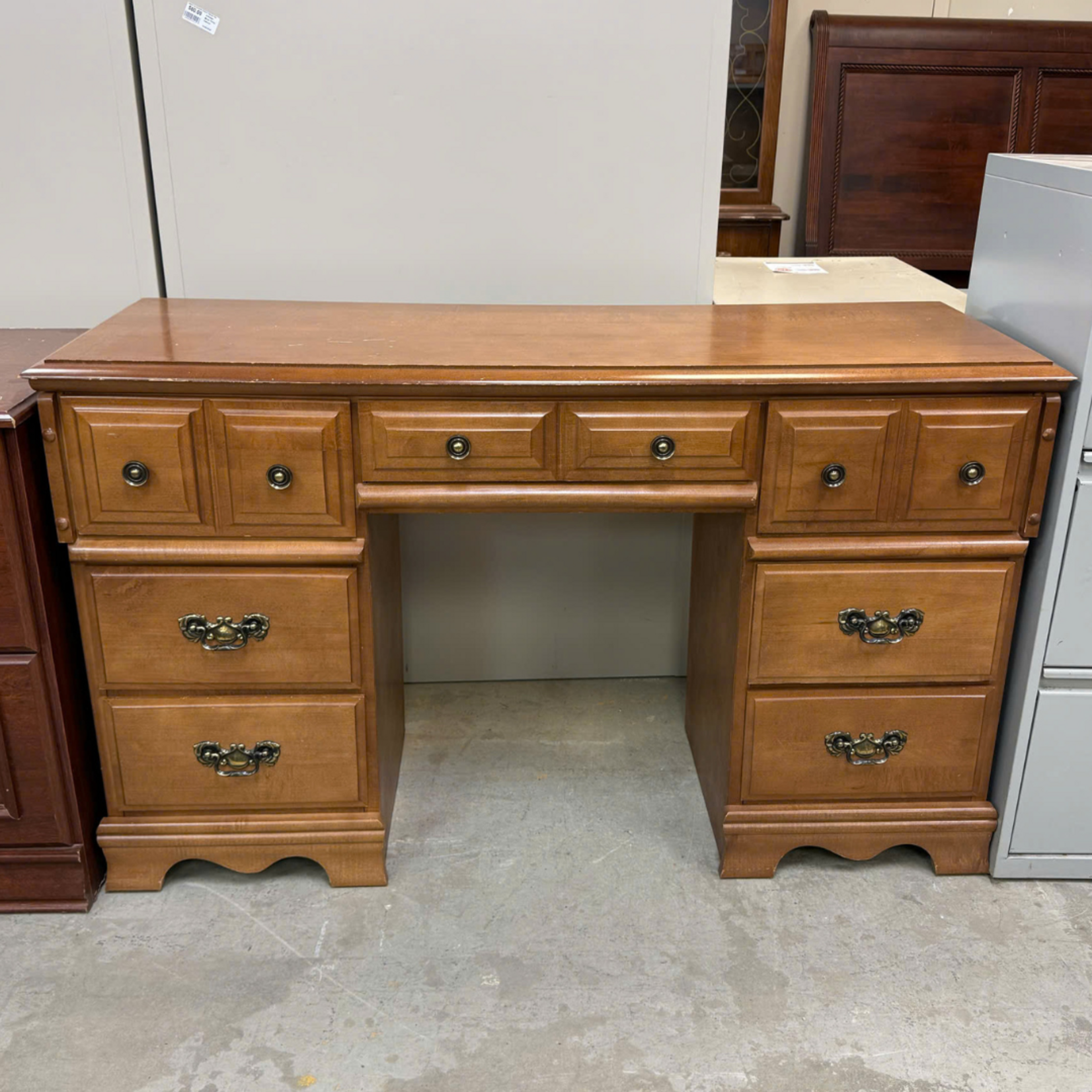 7 Drawer Desk