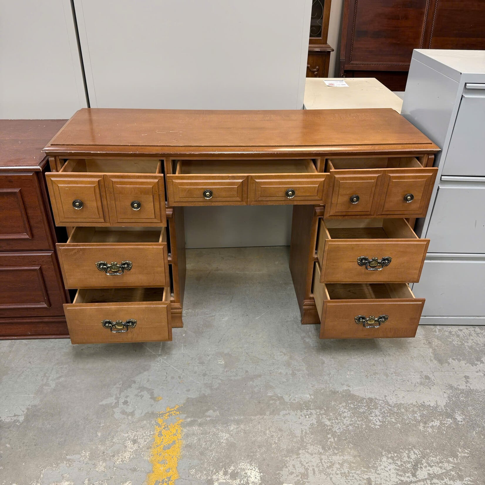7 Drawer Desk