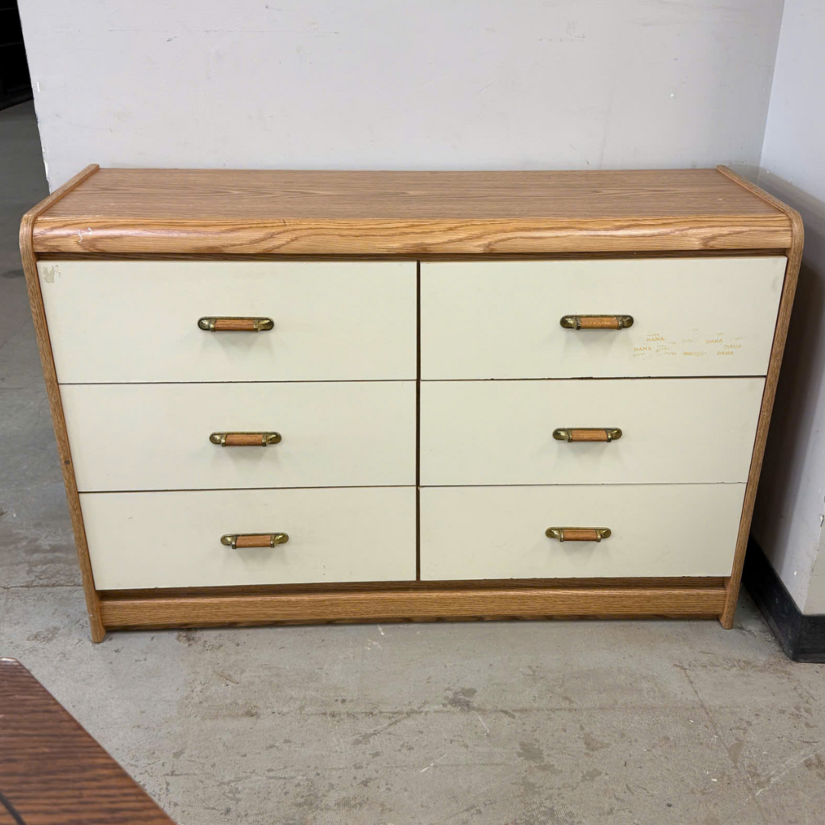 6 Drawer Slender Gold Handle/W Dresser