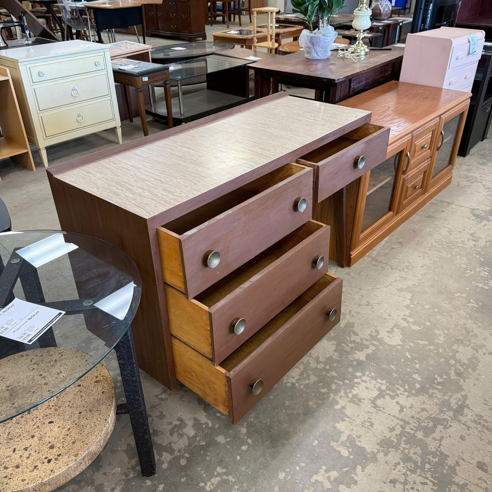 4 Drawers Desk