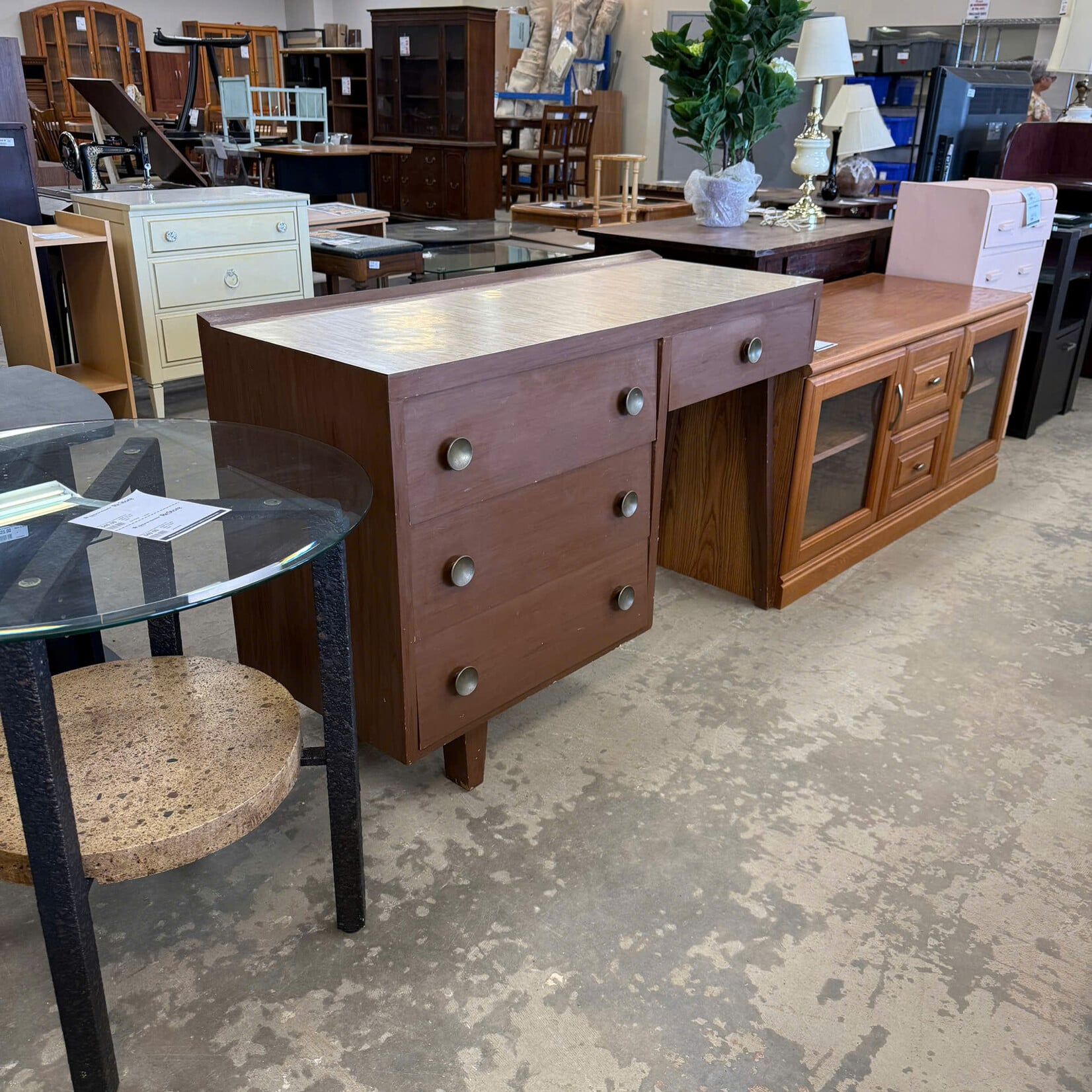 4 Drawers Desk