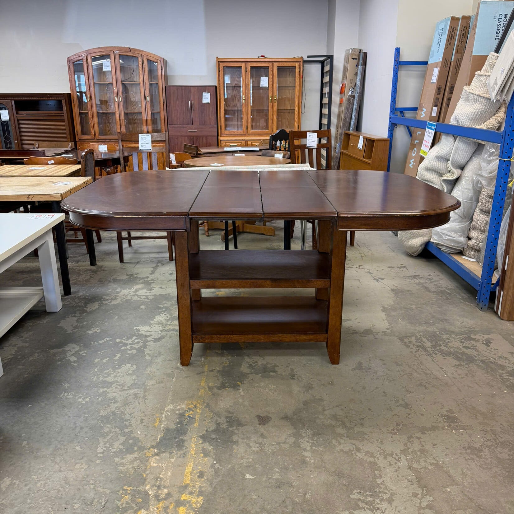 Dining Table with 2 Leafs