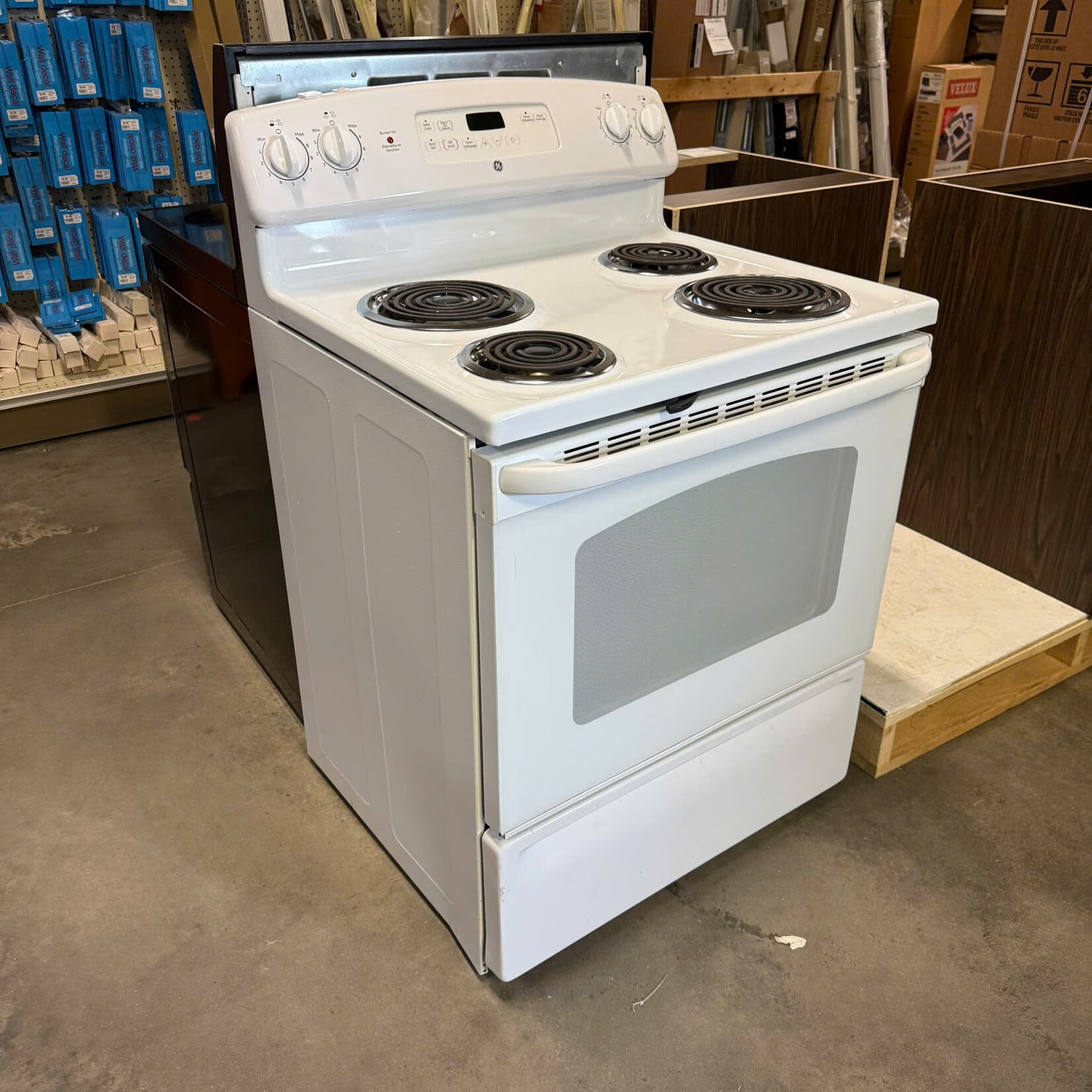 General Electric White Stove