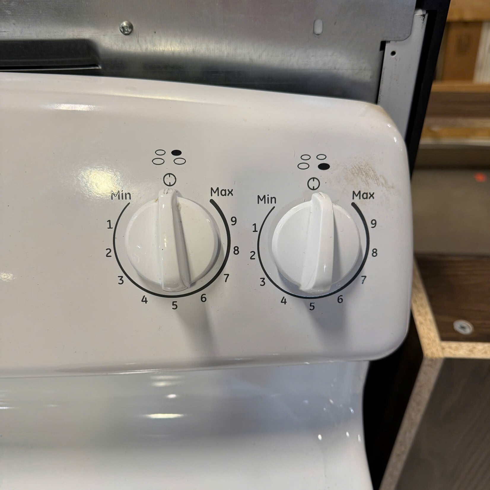 General Electric White Stove