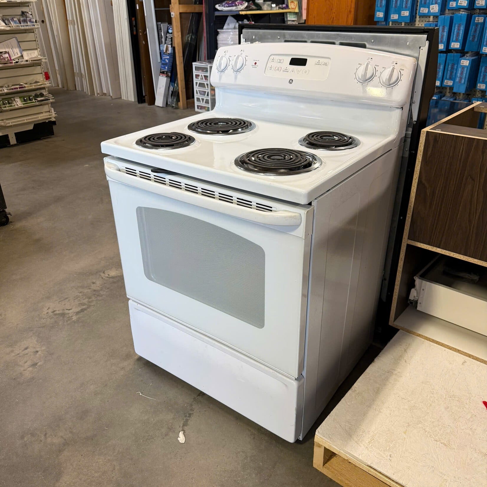 General Electric White Stove