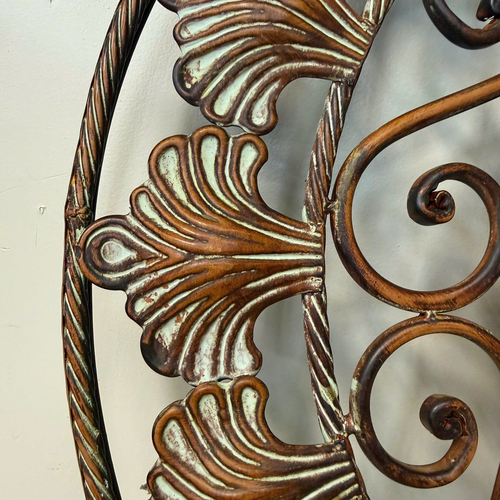 Metal Round Decoration