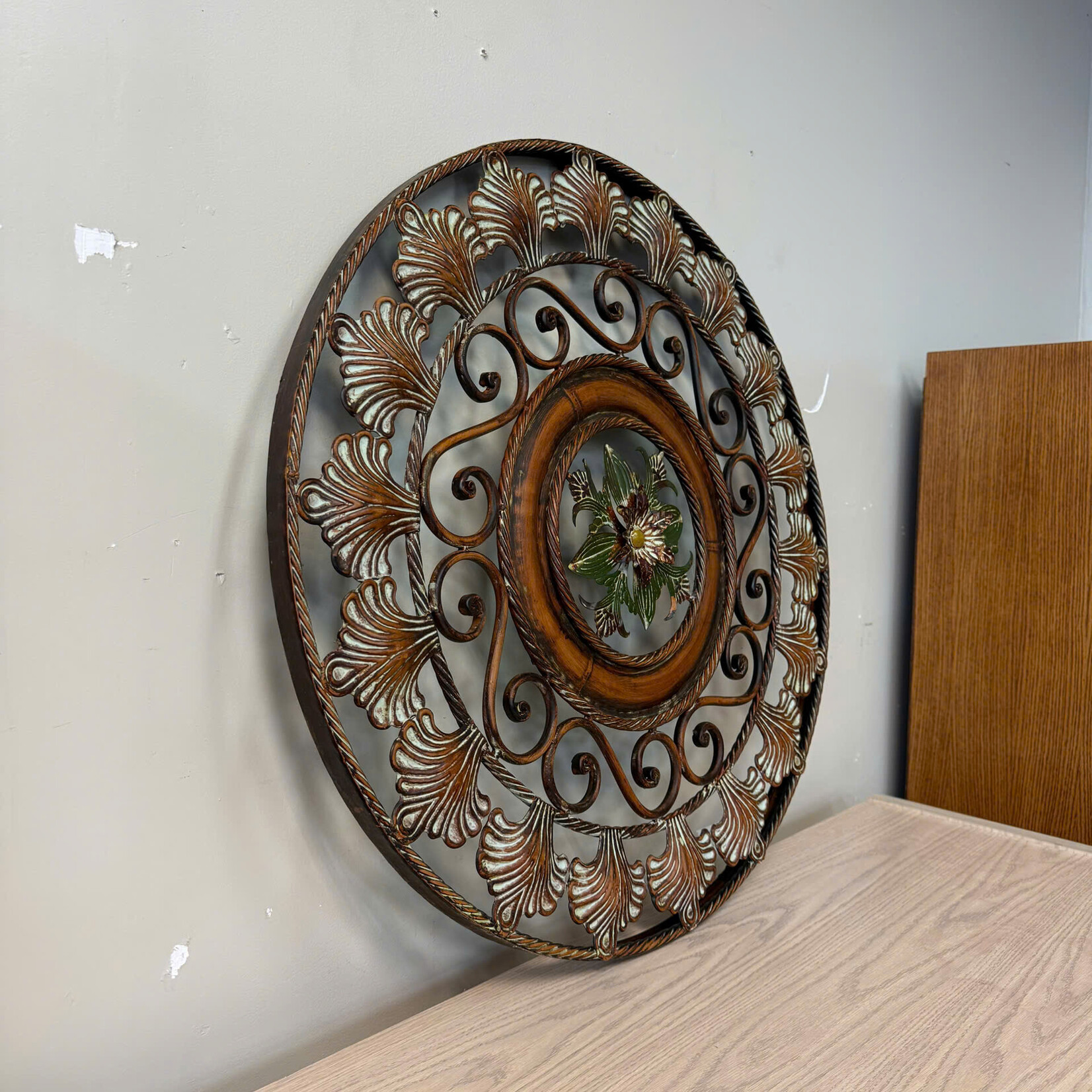 Metal Round Decoration