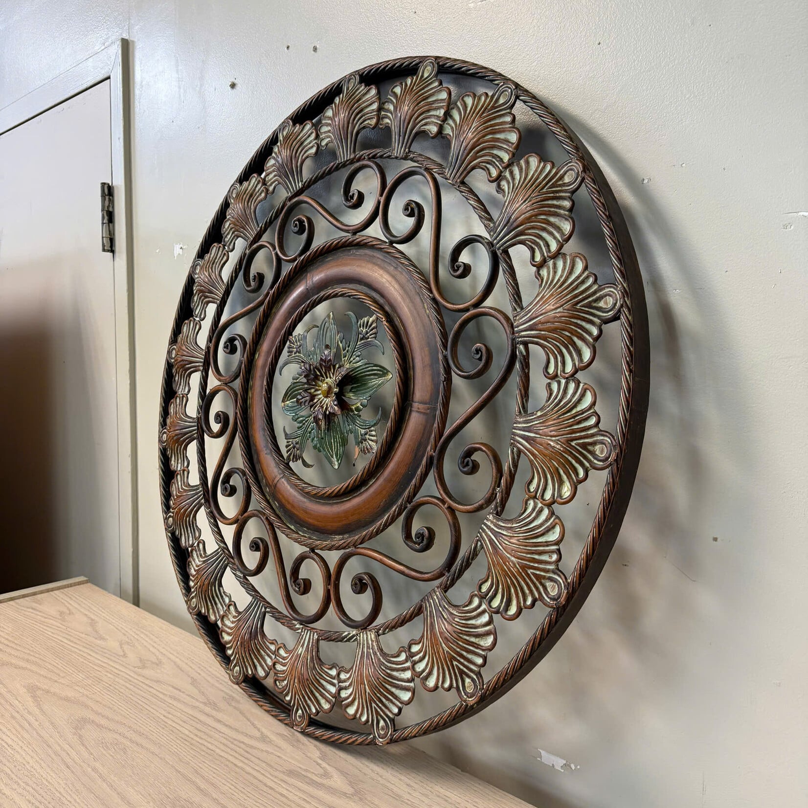Metal Round Decoration