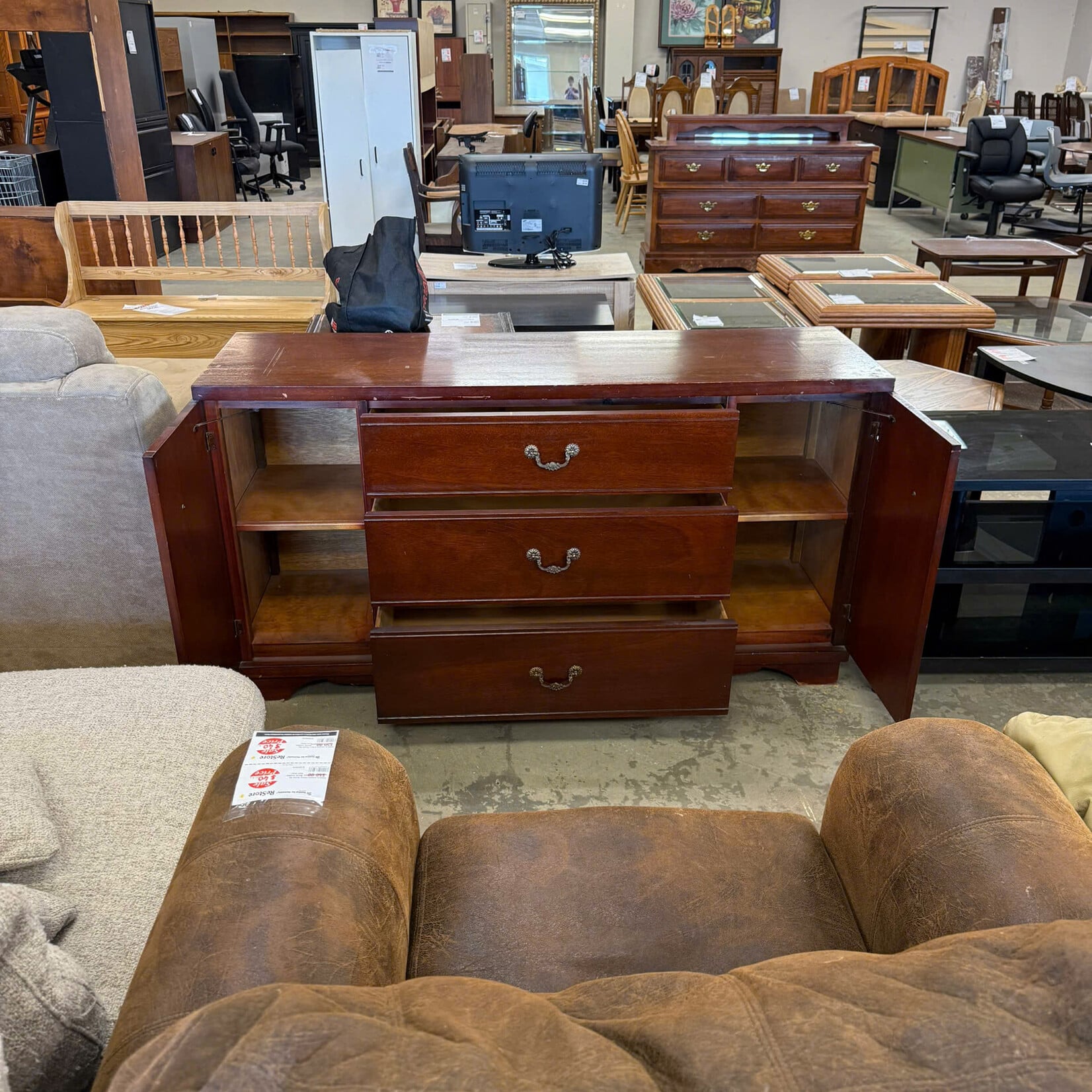 3Drawer 2 Door Dresser