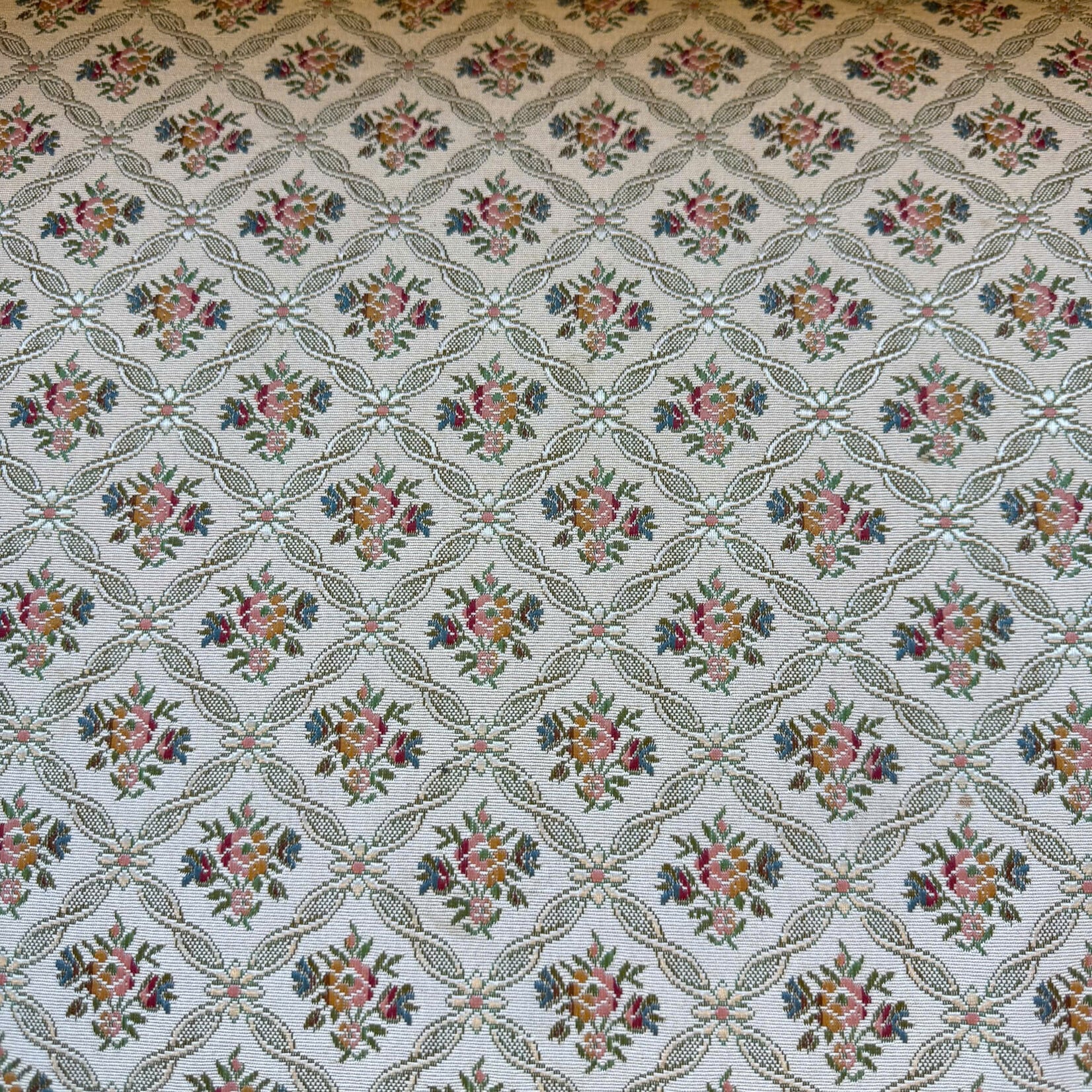 Victorian White Stylish Couch
